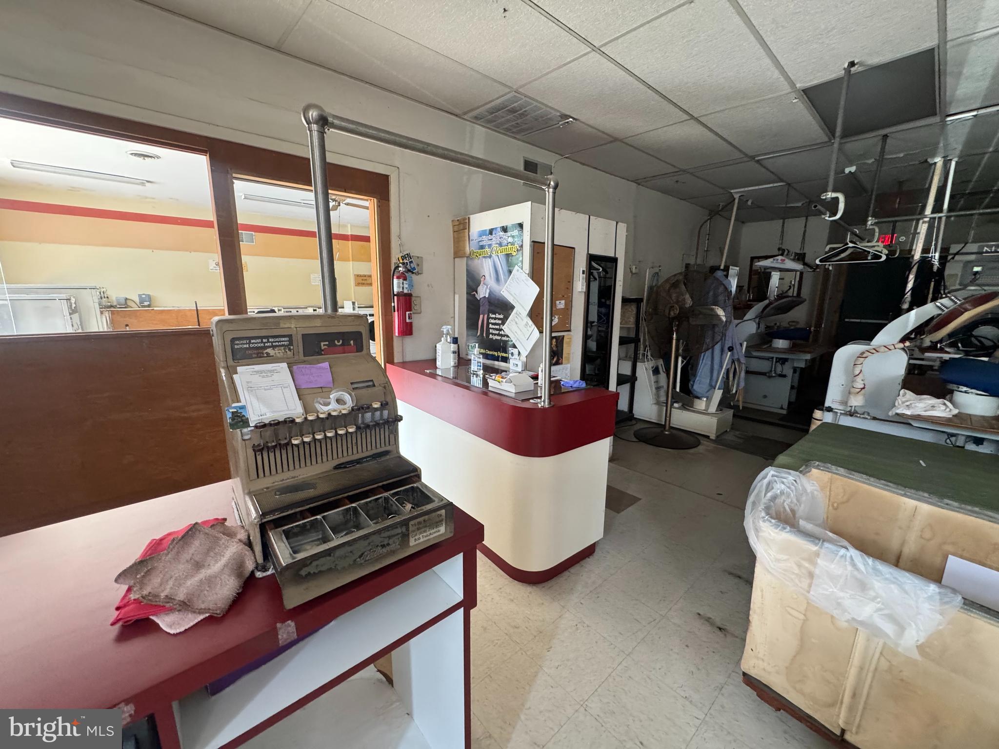 519 LAKEHURST ROAD E