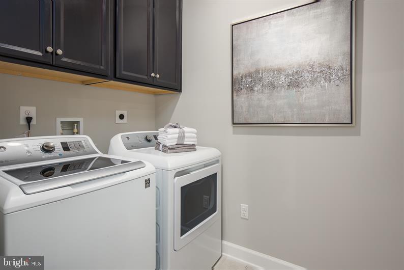 PONDS EDGE - Residential