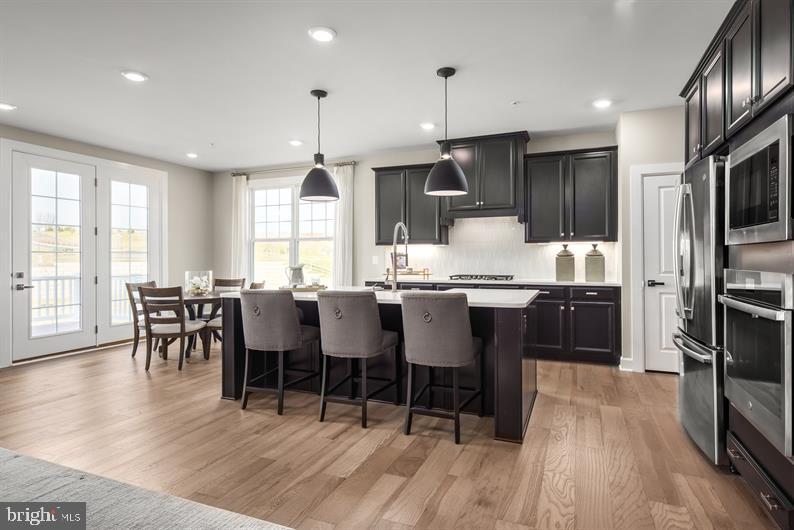 PONDS EDGE - Residential