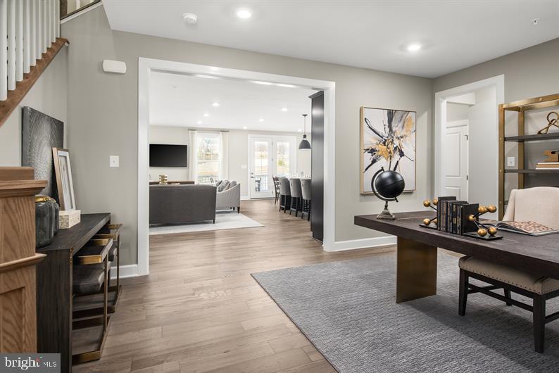 PONDS EDGE - Residential