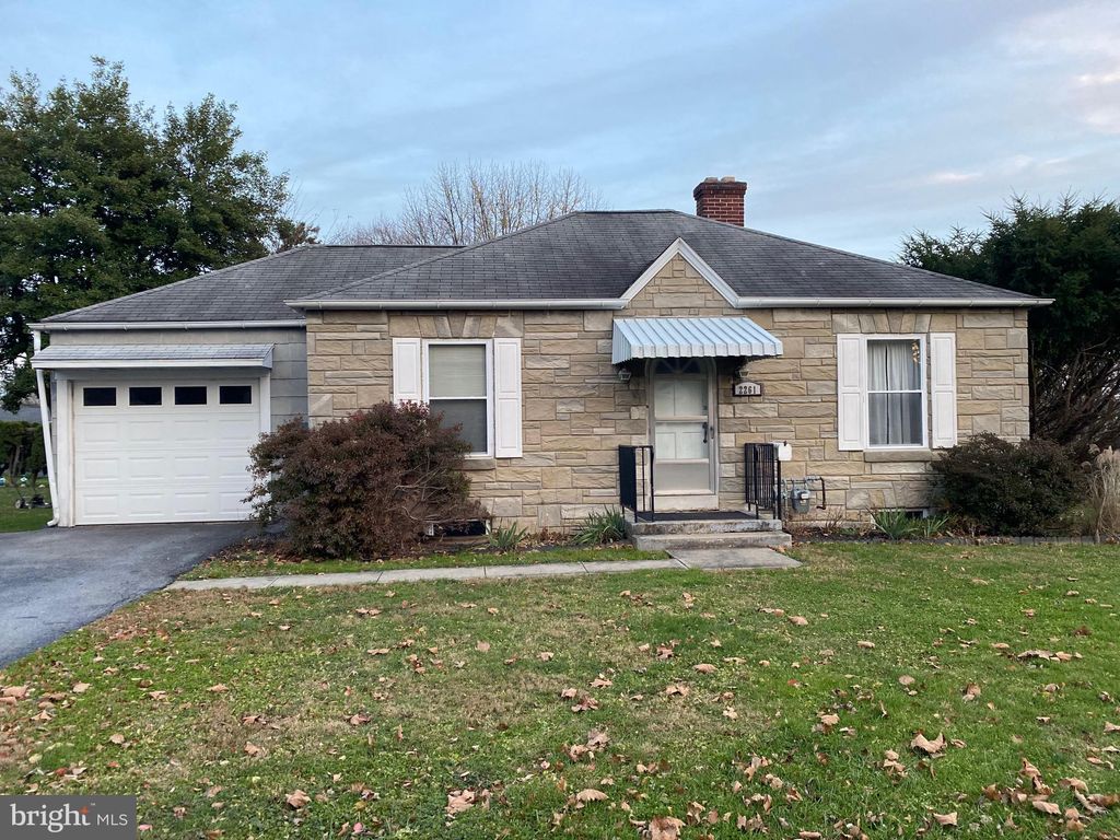 Photo of 2261 MANOR RIDGE DR, LANCASTER, PA 17603 (MLS # PALA2028782)