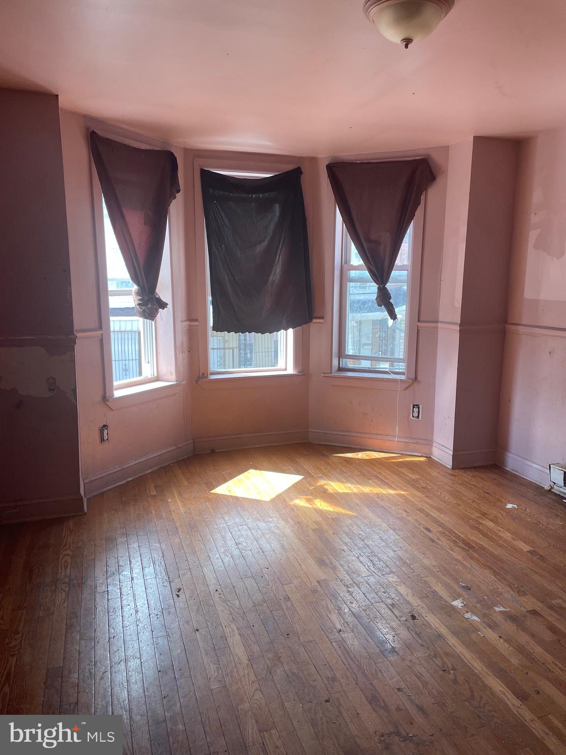 KENSINGTON - Residential