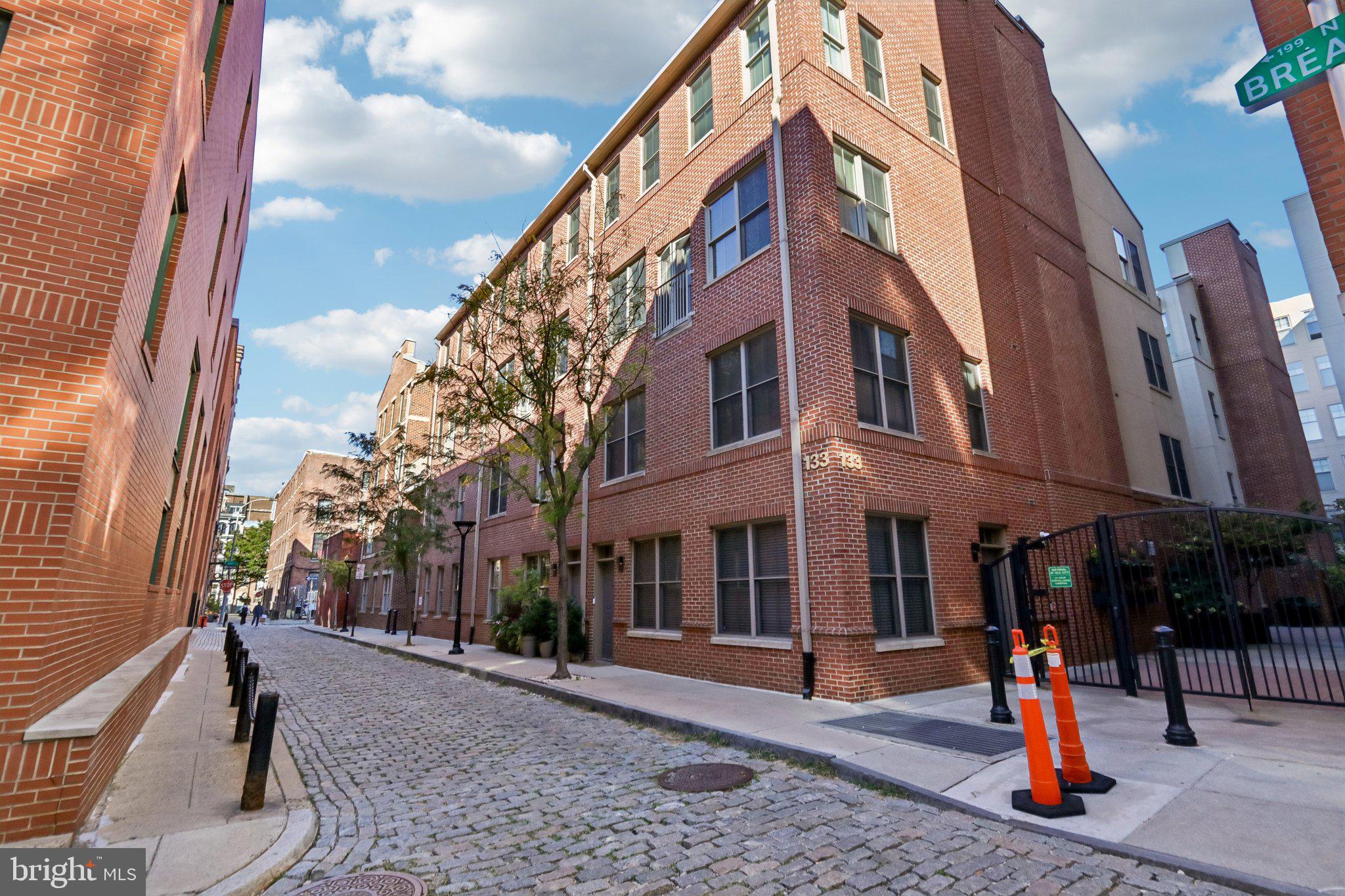 133 N BREAD STREET C1