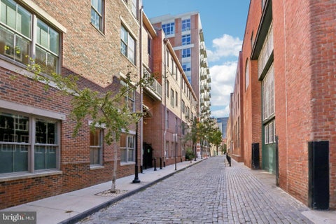 Condo For Sale - 133 N Bread Street #C1<br/> PHILADELPHIA, PA 19106