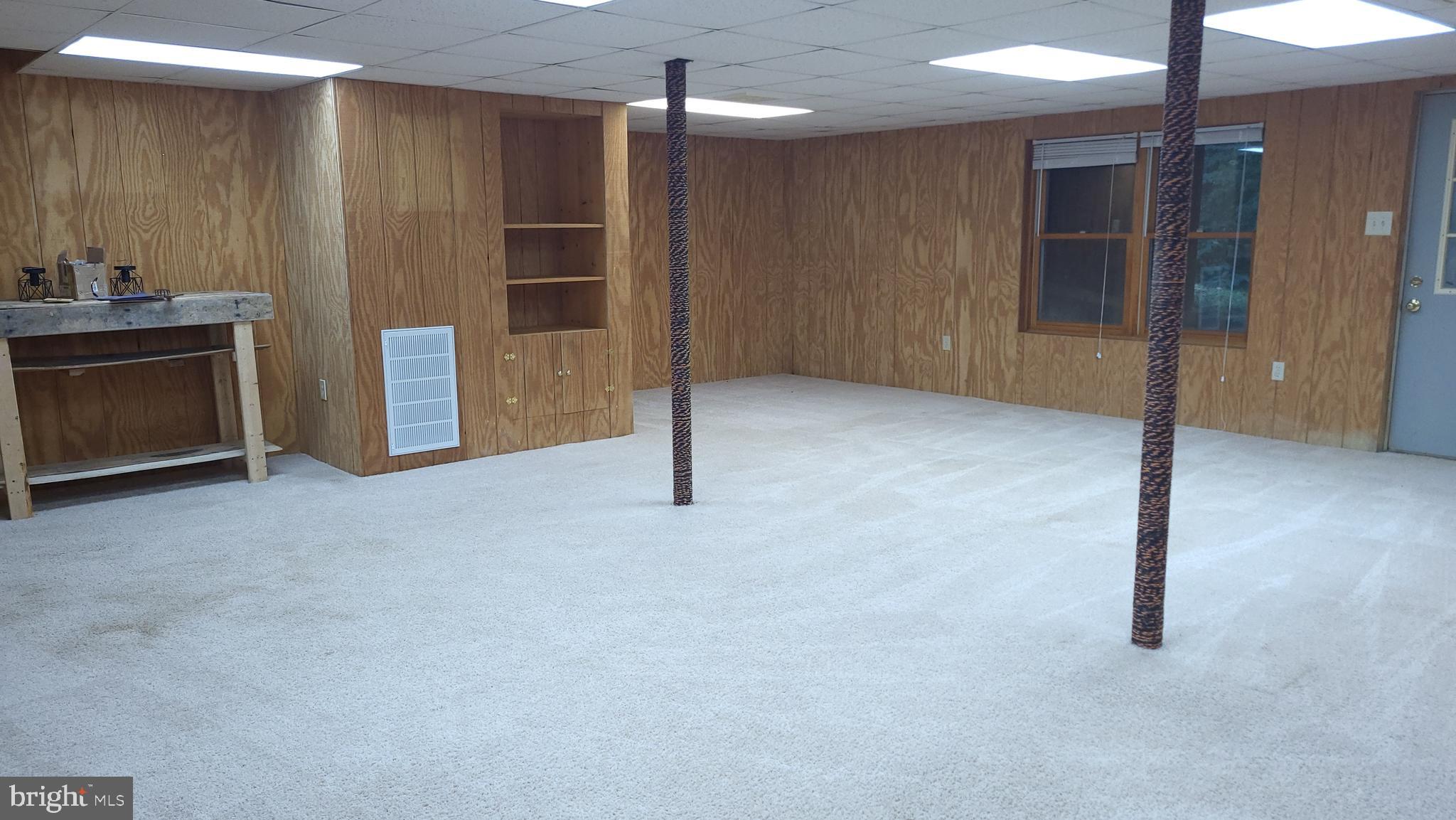 WILLOWS COLONY - Residential Lease