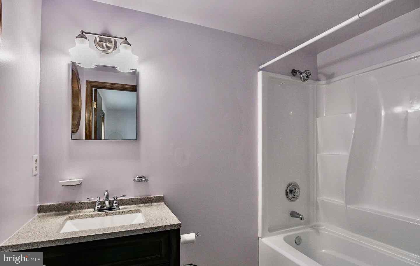 WILLOWS COLONY - Residential Lease