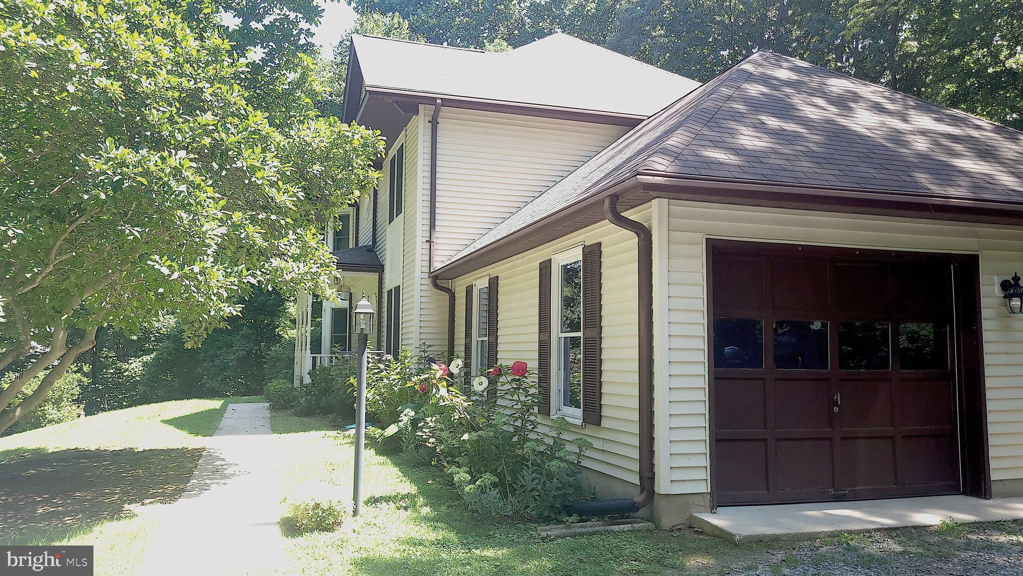 WILLOWS COLONY - Residential Lease