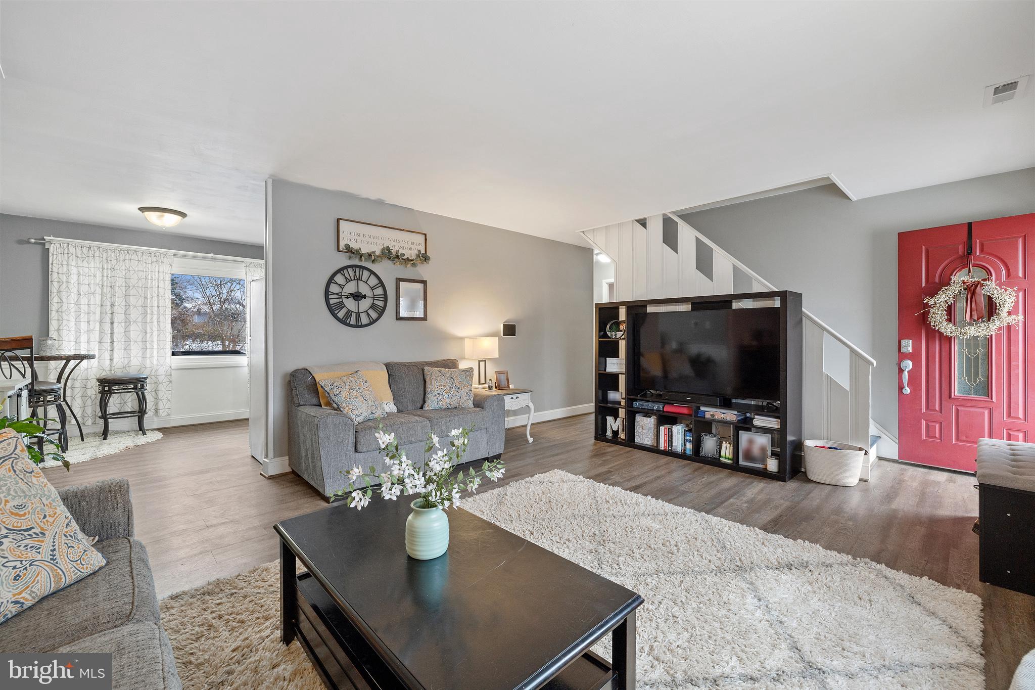 COUNTRY CLUB ESTATES - Residential