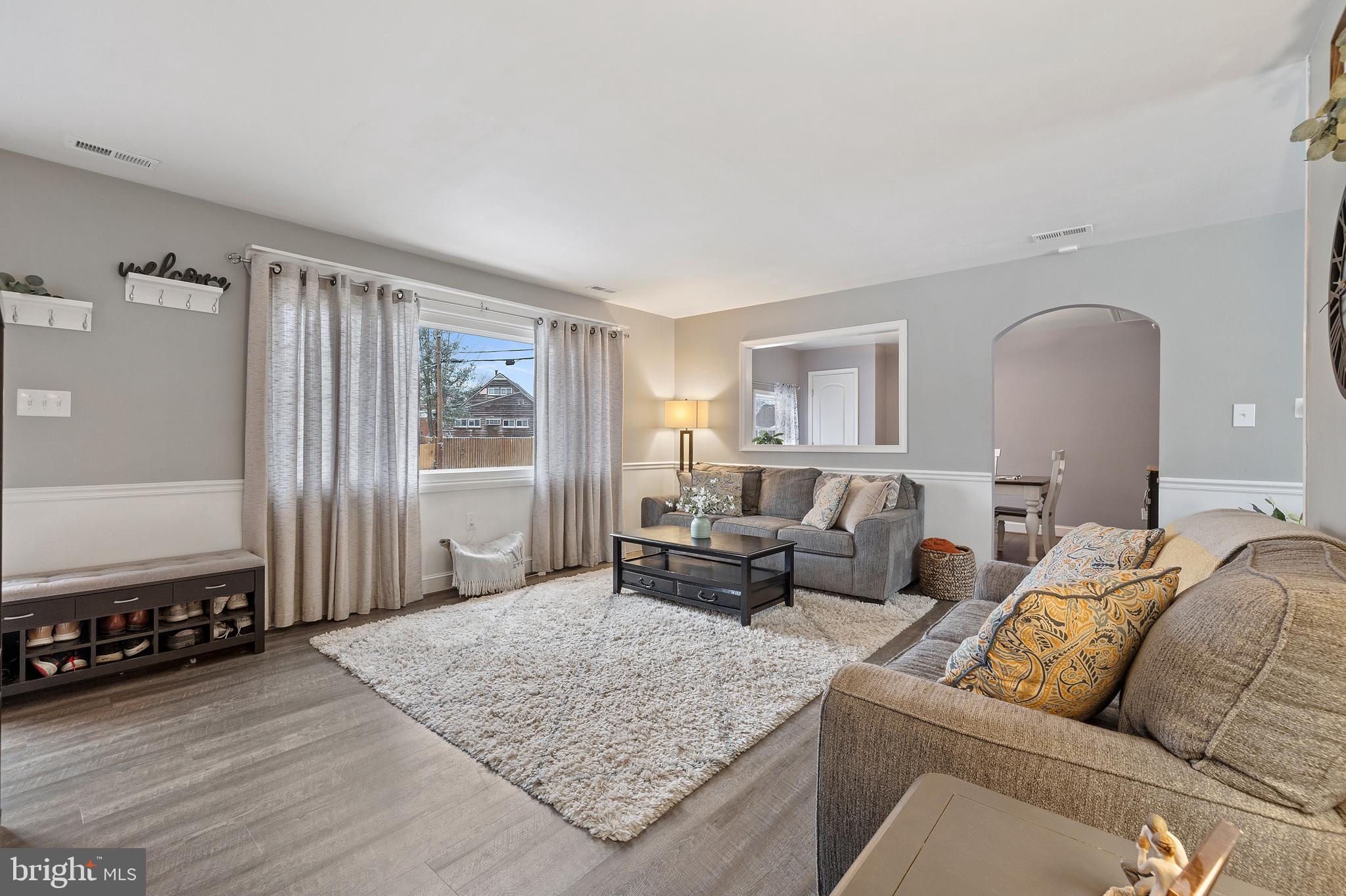 COUNTRY CLUB ESTATES - Residential