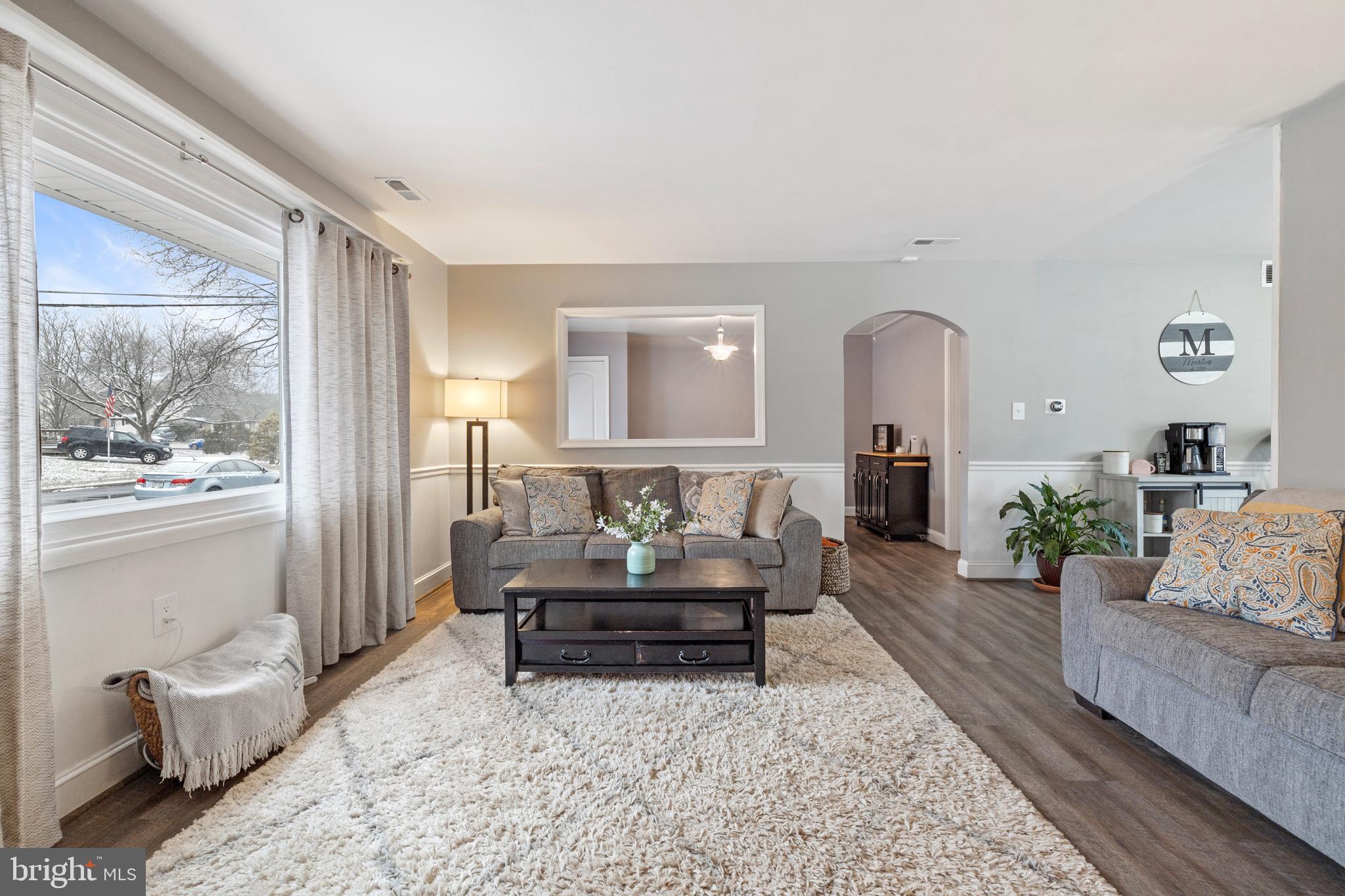 COUNTRY CLUB ESTATES - Residential