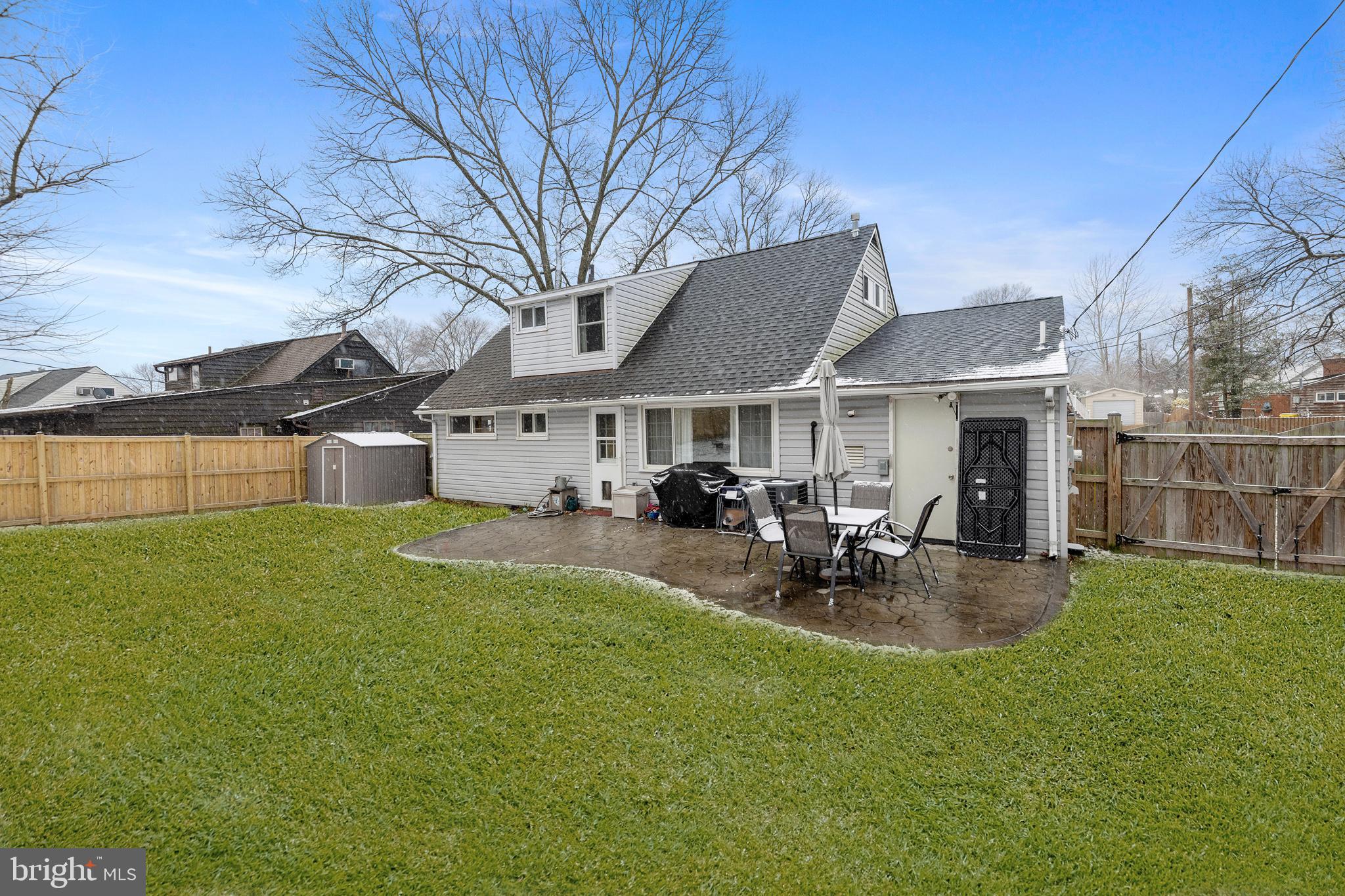 COUNTRY CLUB ESTATES - Residential