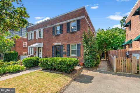 Photo of 510 26th Road S, ARLINGTON, VA 22202 (MLS # VAAR2074636)