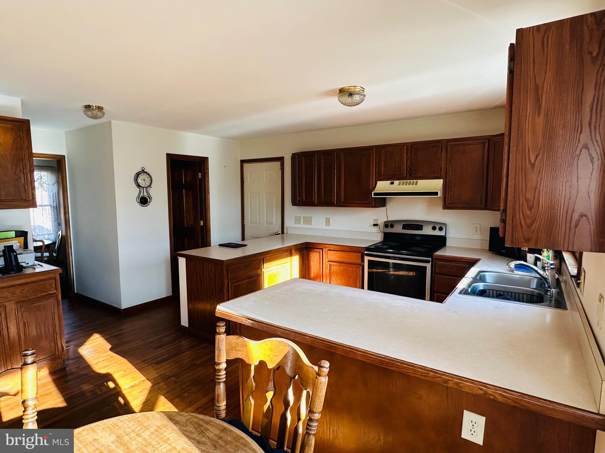 HOLLY CORNER ESTATES - Residential