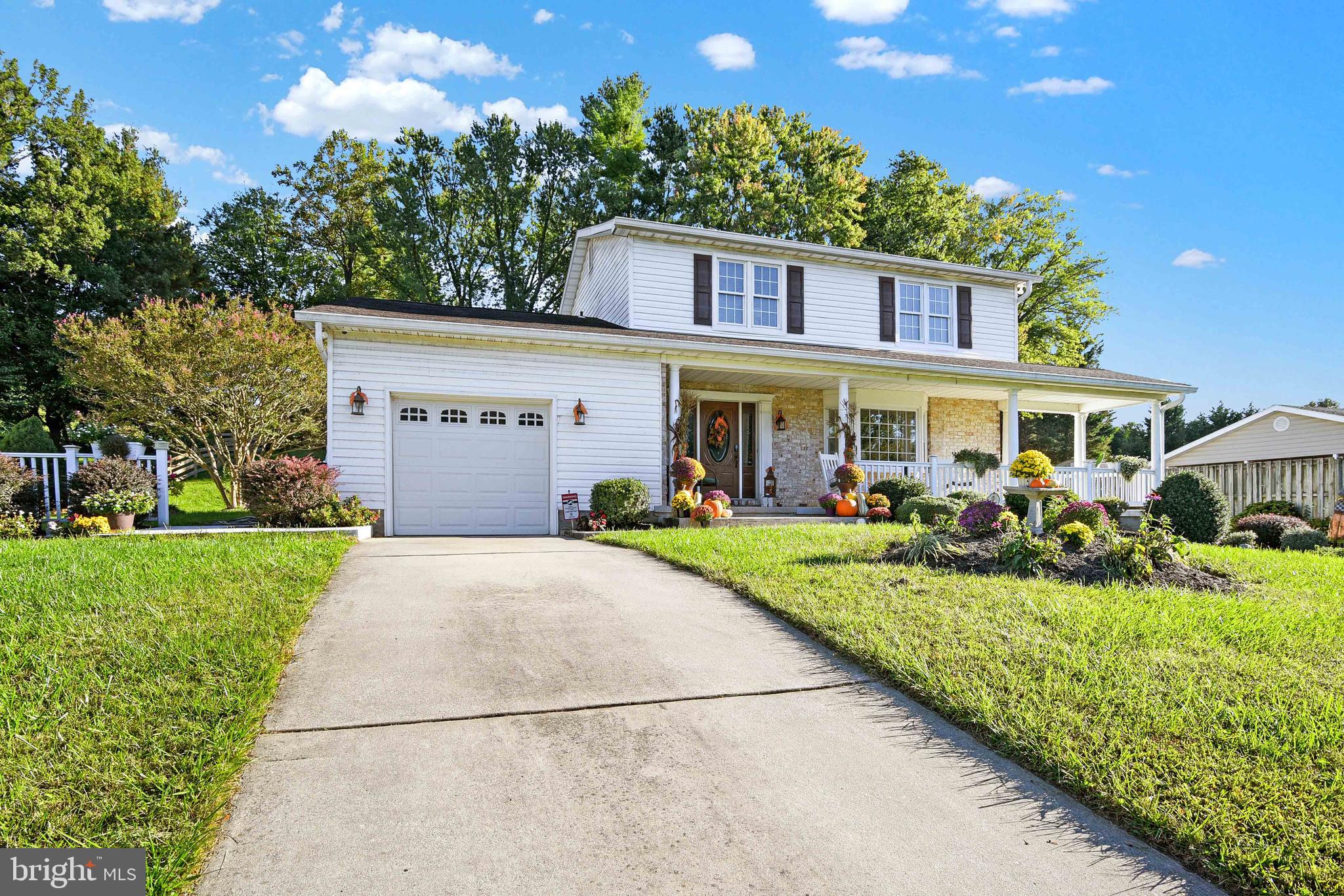 2123 ROUND HILL ROAD