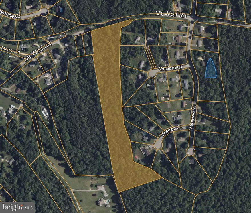 Over 10 acres of residential land for only $120,000!  If you're looking for privacy, you just found it!  Best of all, this lot is located less that 2 minutes away from Rt. 5, making commuting a breeze.  

Key Features:

Prime Location: Enjoy the peace and quiet of rural living while being just a short drive from local amenities, shopping, and dining options.
Natural Beauty: The land is dotted with mature trees and wildlife, providing a perfect backdrop for your future home or weekend getaway.
Versatile Potential: Whether you envision a charming farmhouse, a cozy cabin, or an expansive garden, the possibilities are endless!

The property is scheduled for Perc testing this spring.