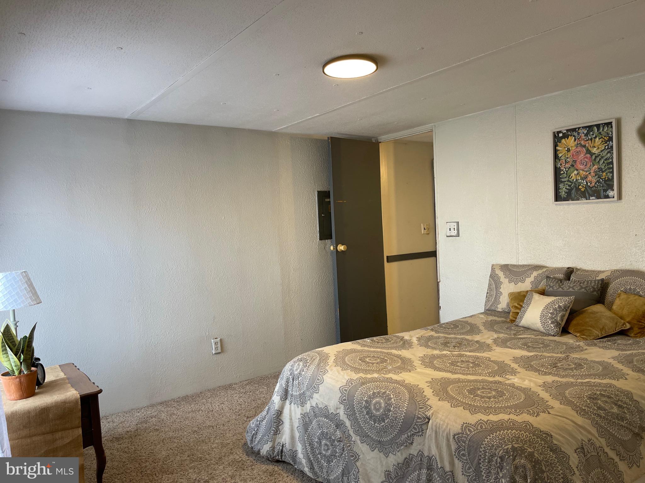 LISA LAKE MBH PARK - Residential