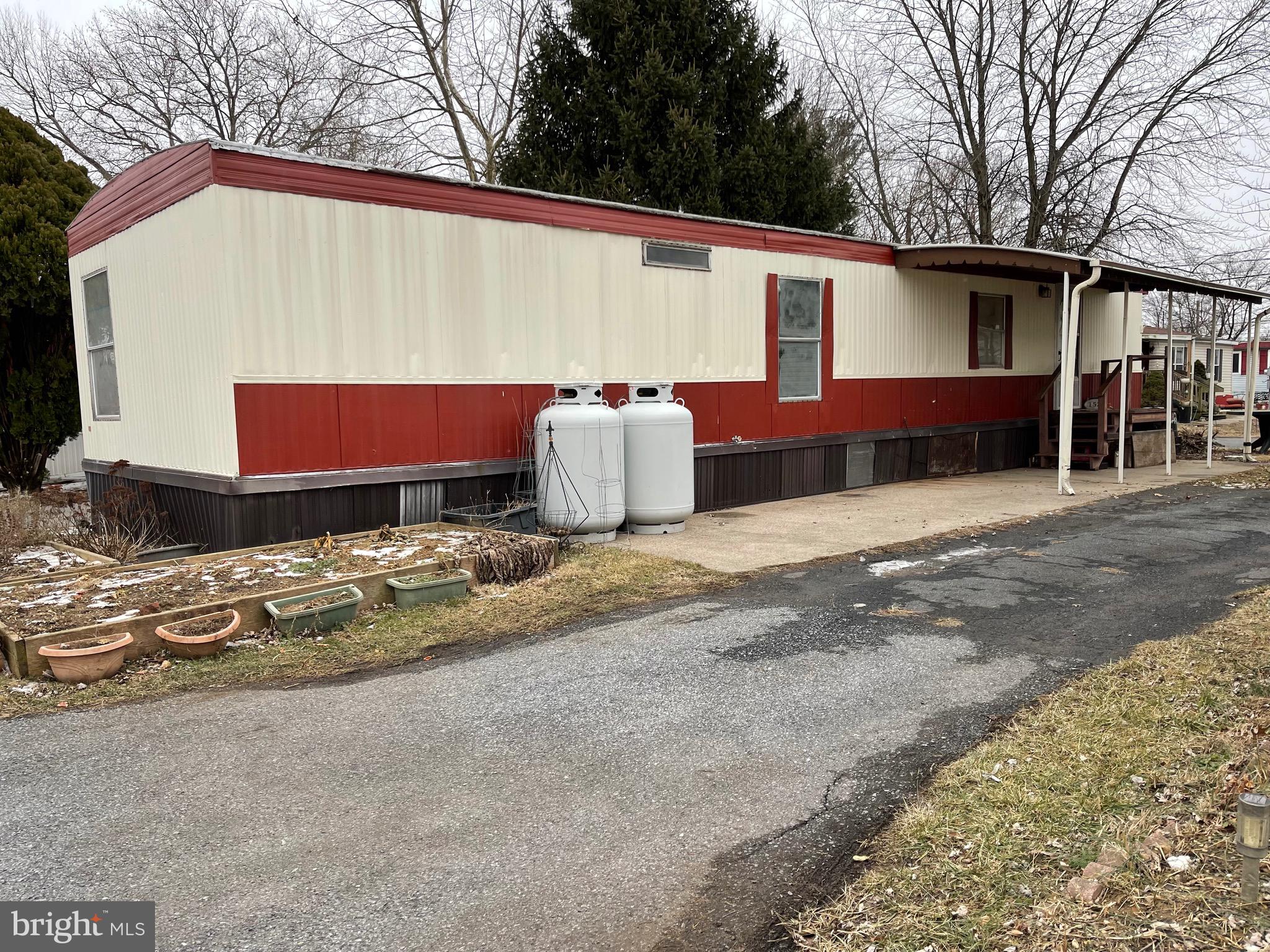 LISA LAKE MBH PARK - Residential