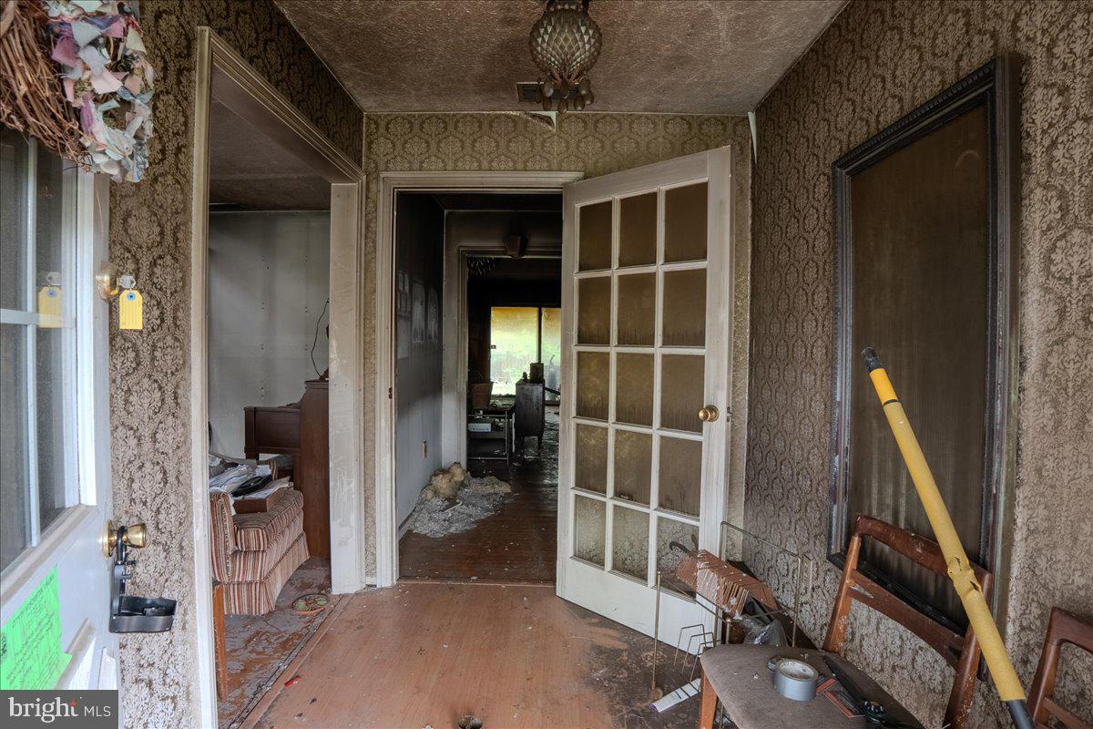 ROLLING HILLS - Residential