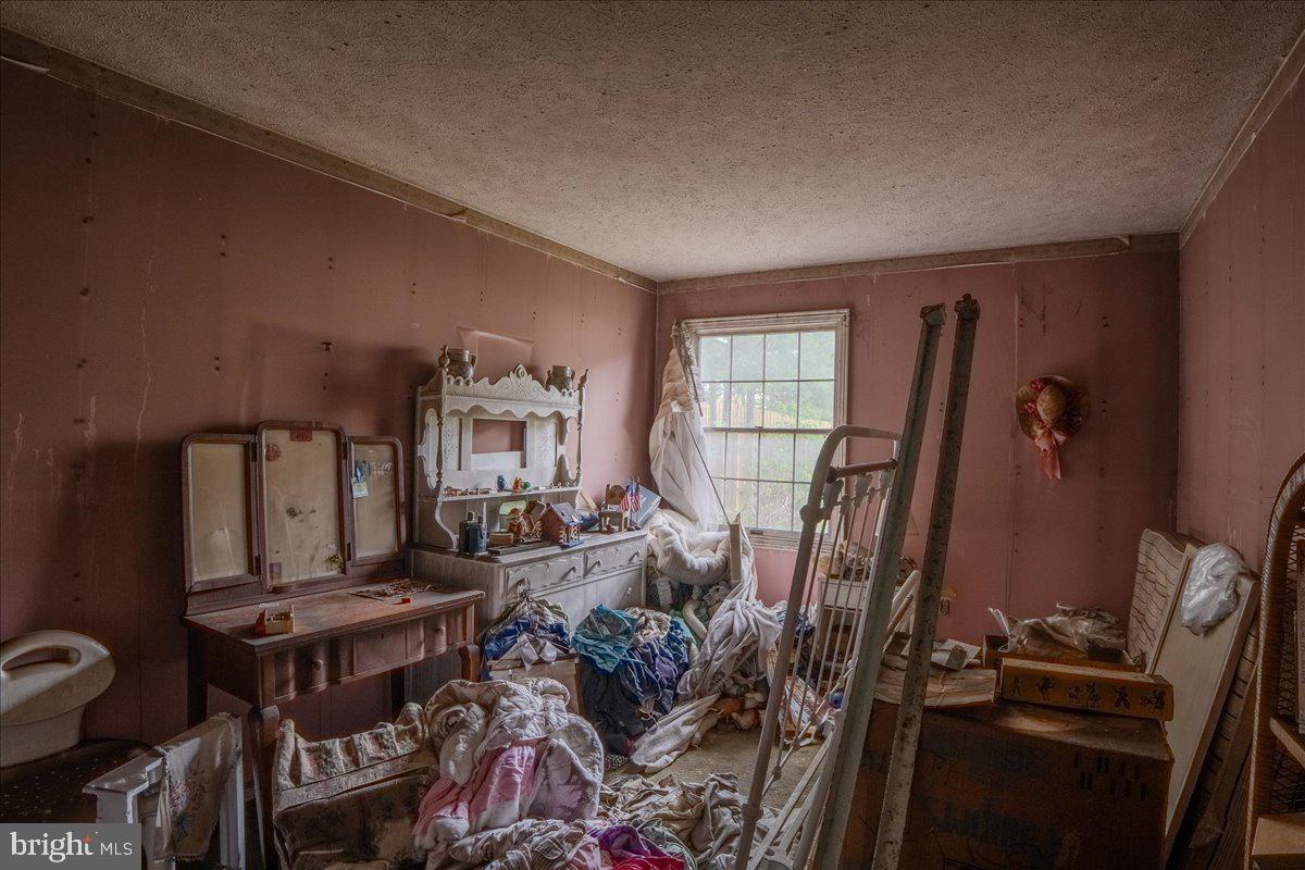 ROLLING HILLS - Residential