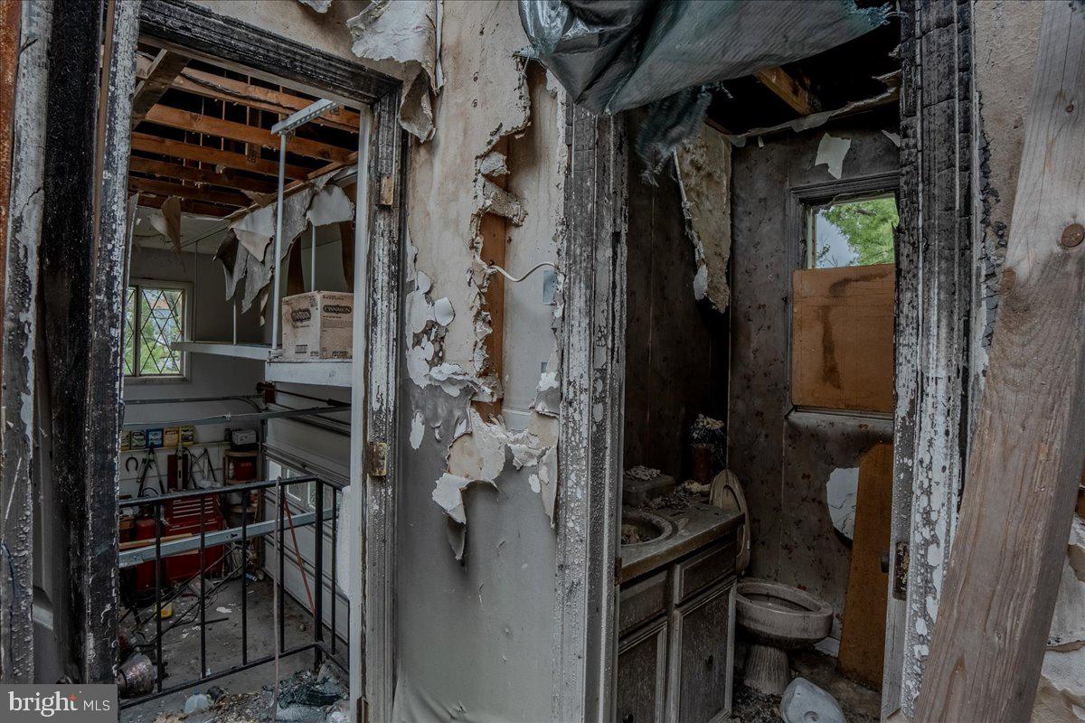 ROLLING HILLS - Residential