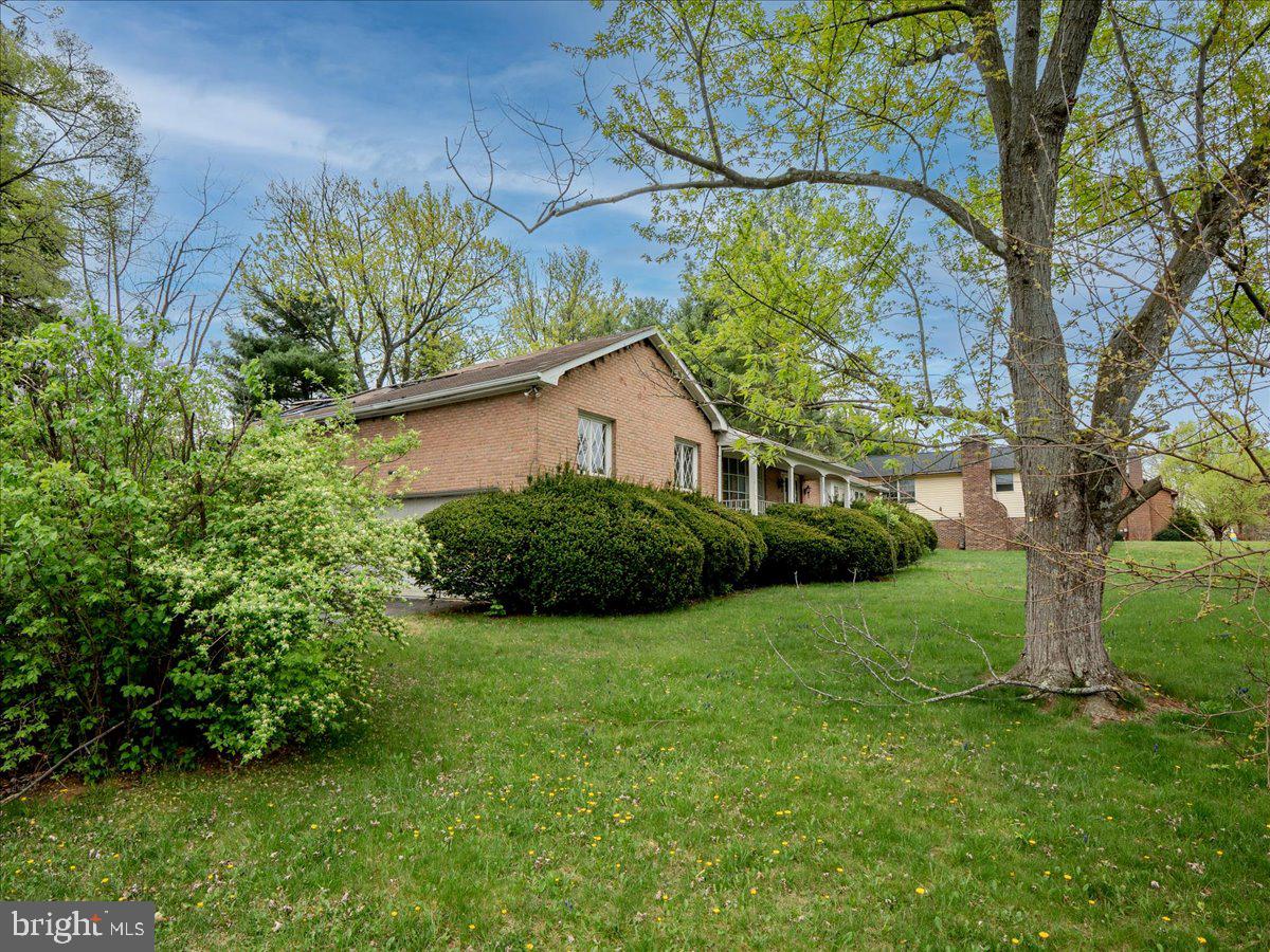 ROLLING HILLS - Residential