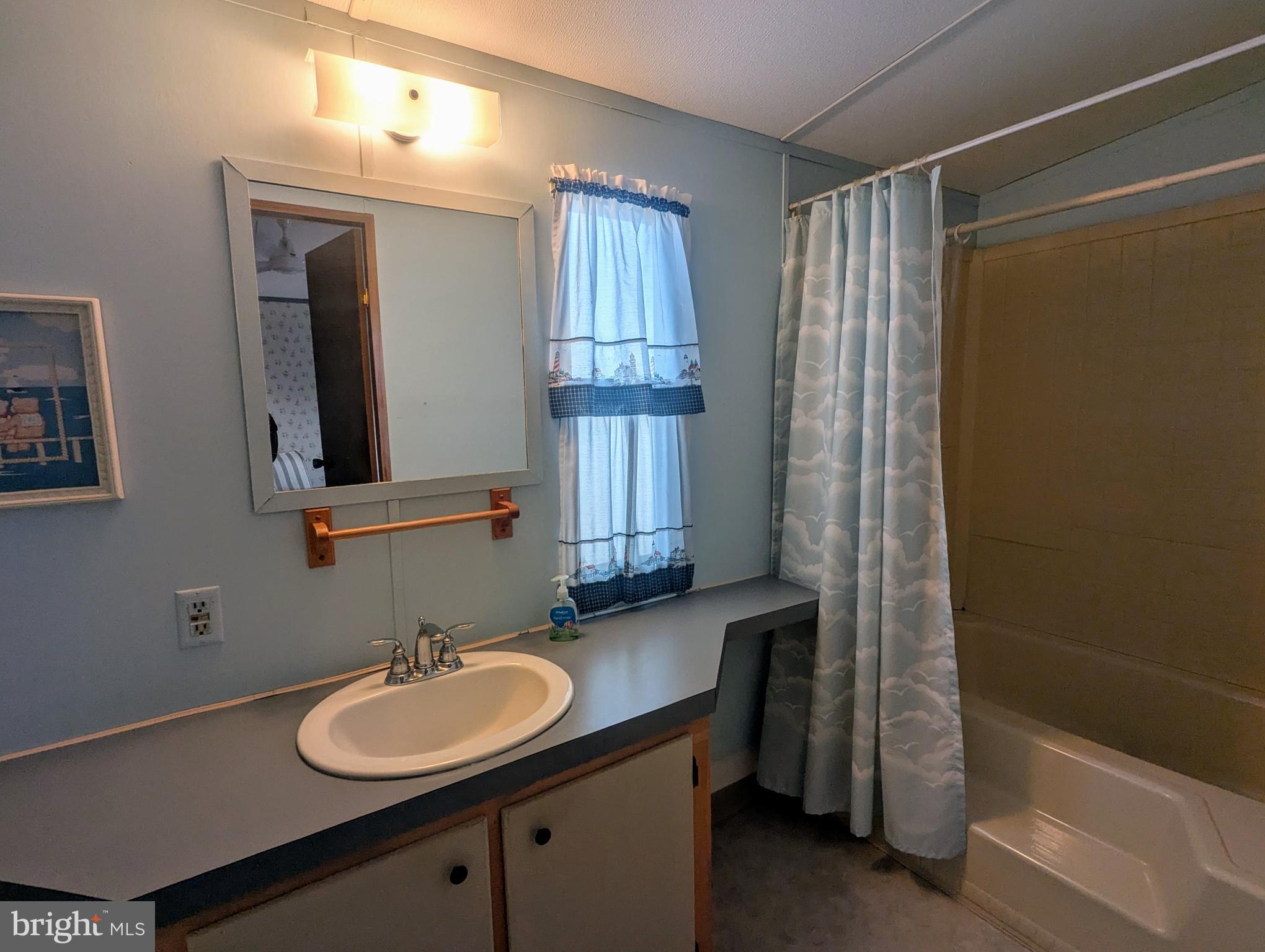 BAY CITY - Residential