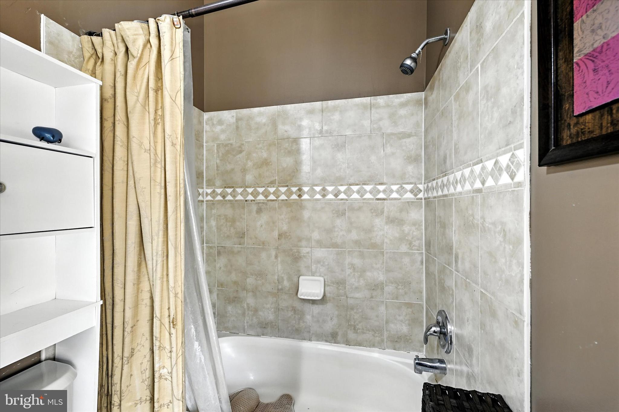 REISTERSTOWN VILLAGE - Residential