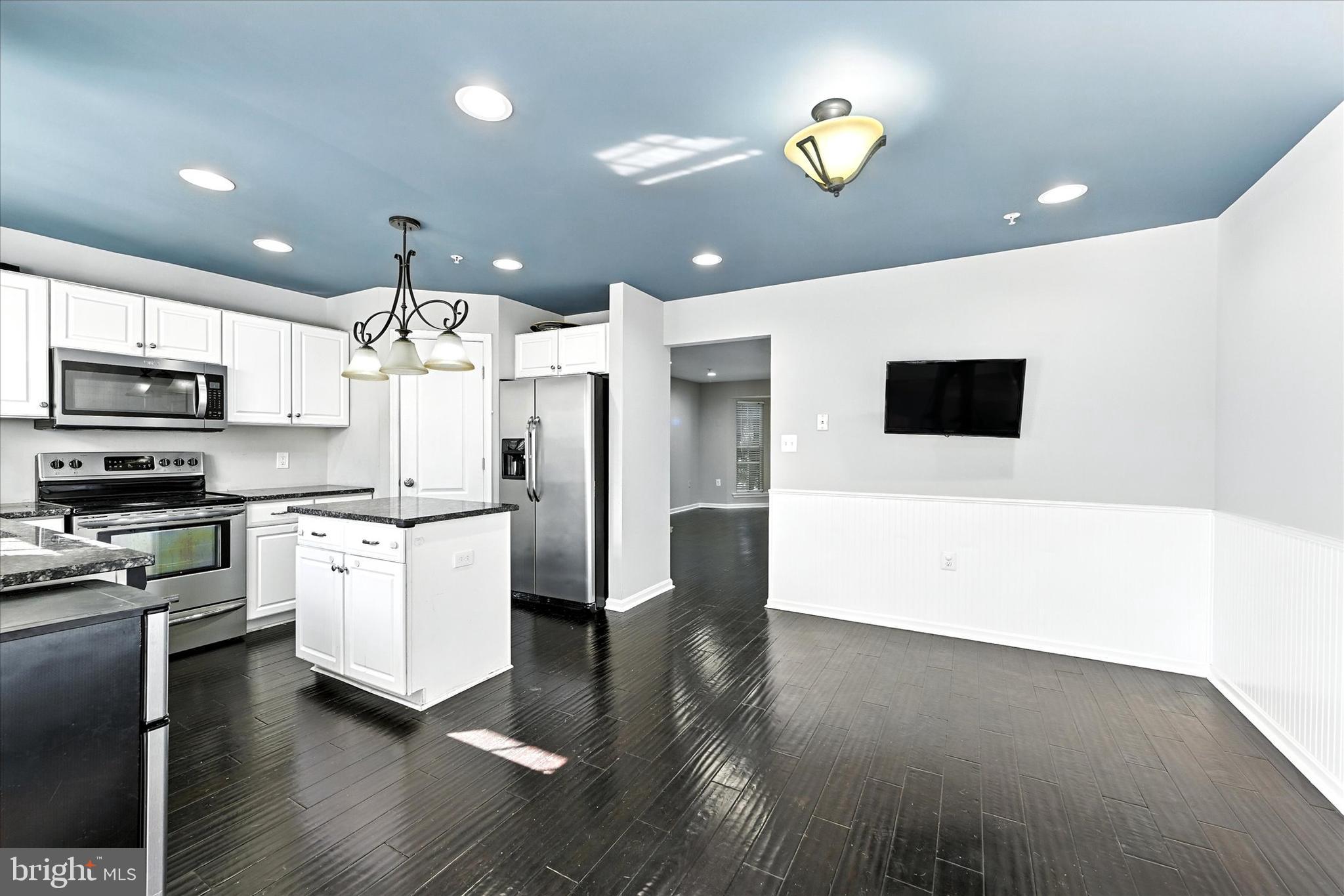 REISTERSTOWN VILLAGE - Residential