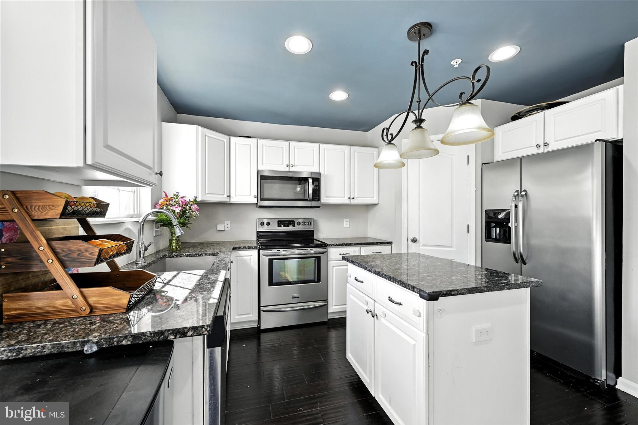 REISTERSTOWN VILLAGE - Residential