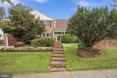 Homes For Sale - 8001 Postoak Road<br/> POTOMAC, MD 20854