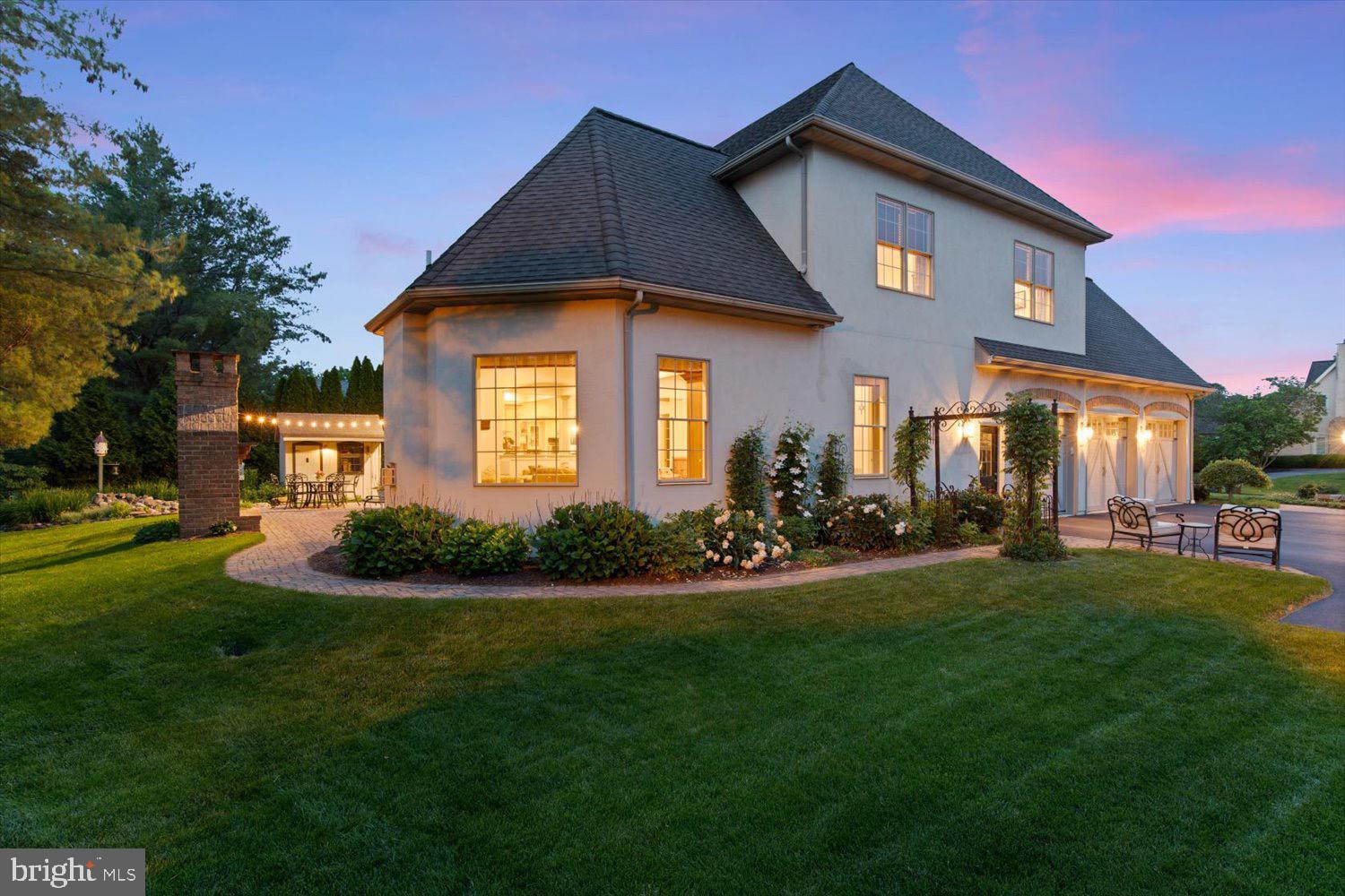 708 GOOSE NECK DRIVE