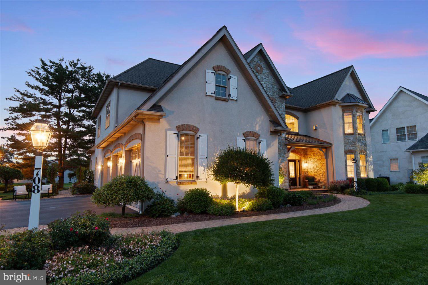 708 GOOSE NECK DRIVE