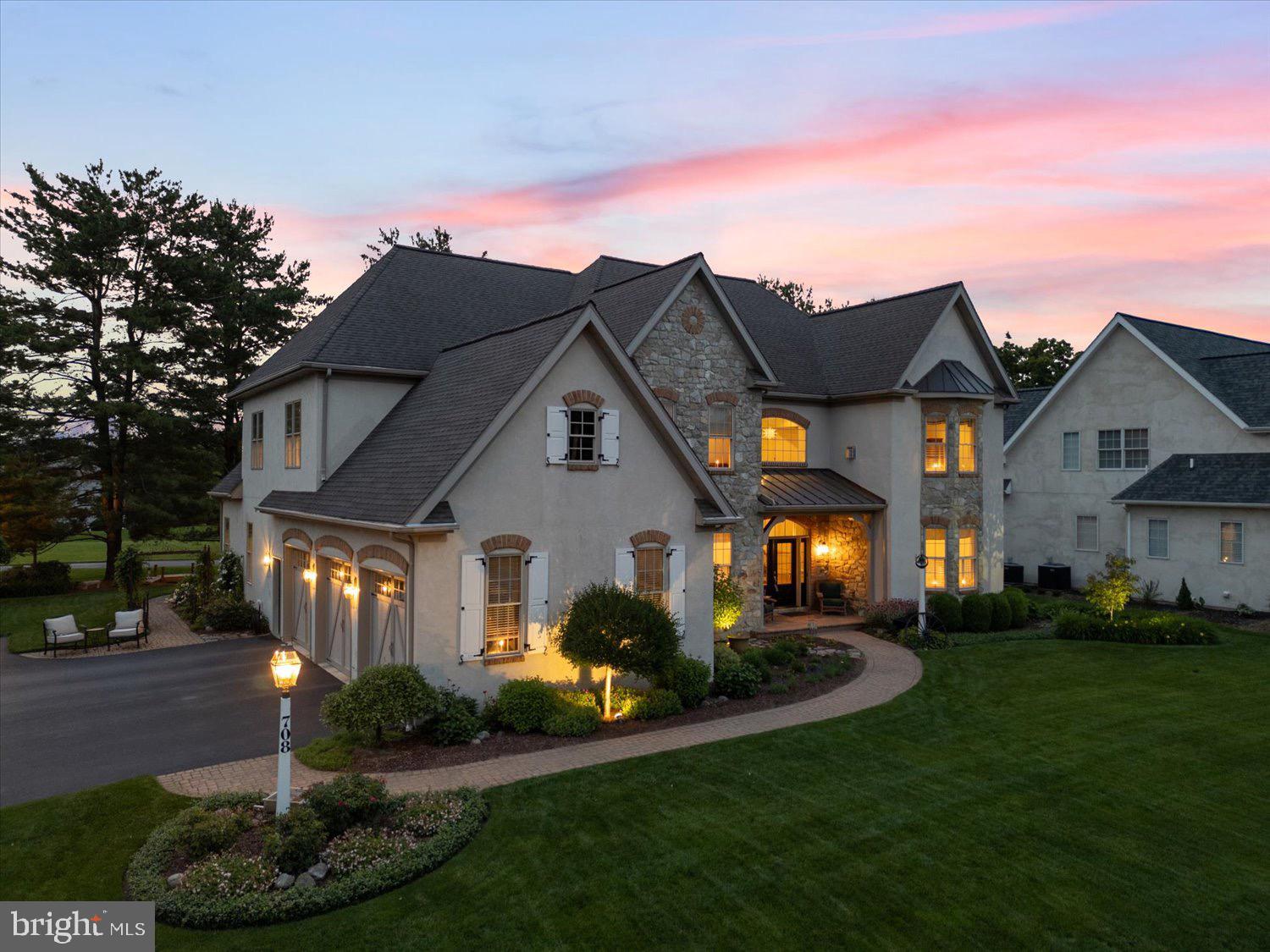 708 GOOSE NECK DRIVE