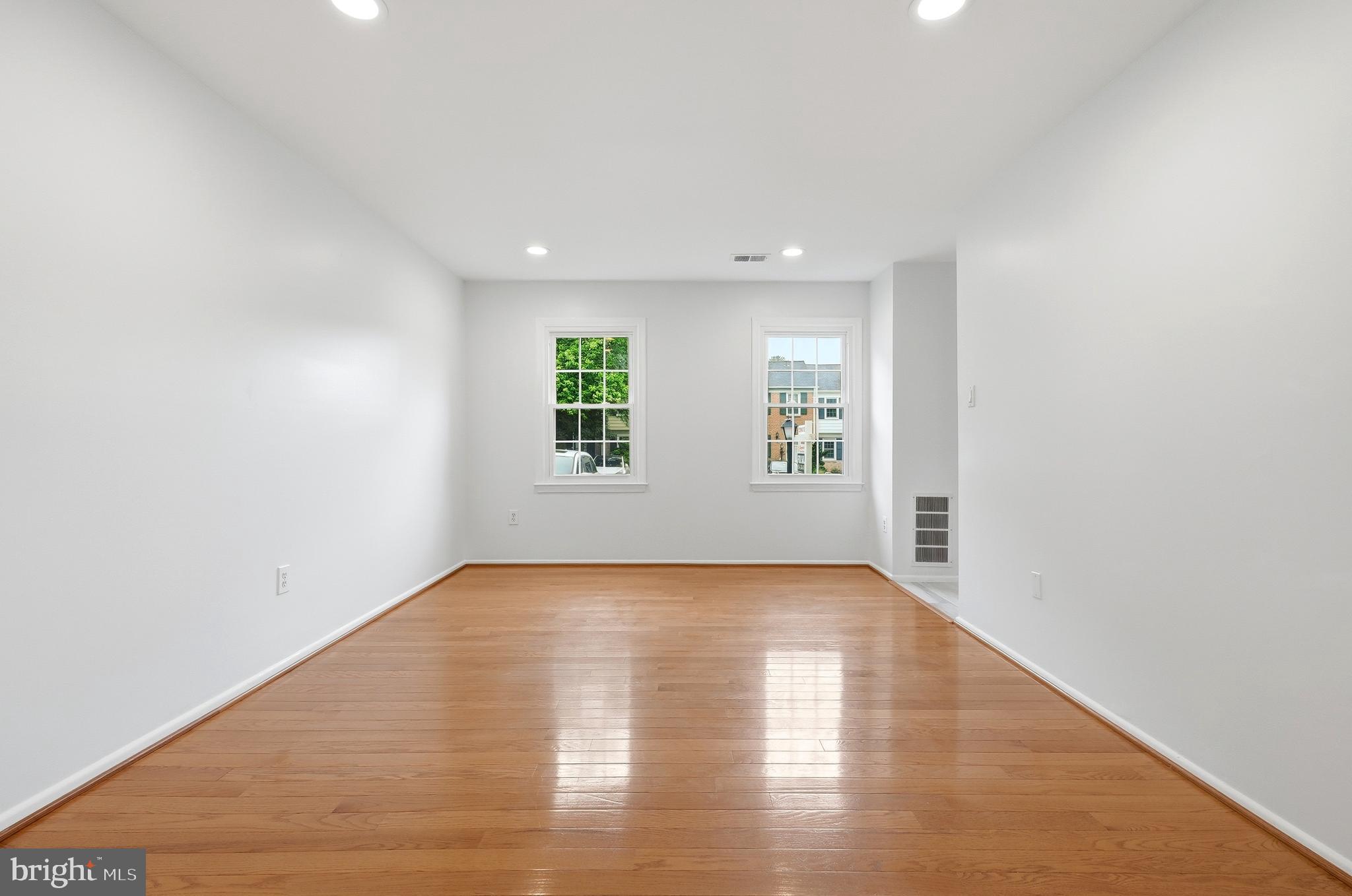 ROCKSHIRE TOWNHOMES - Residential