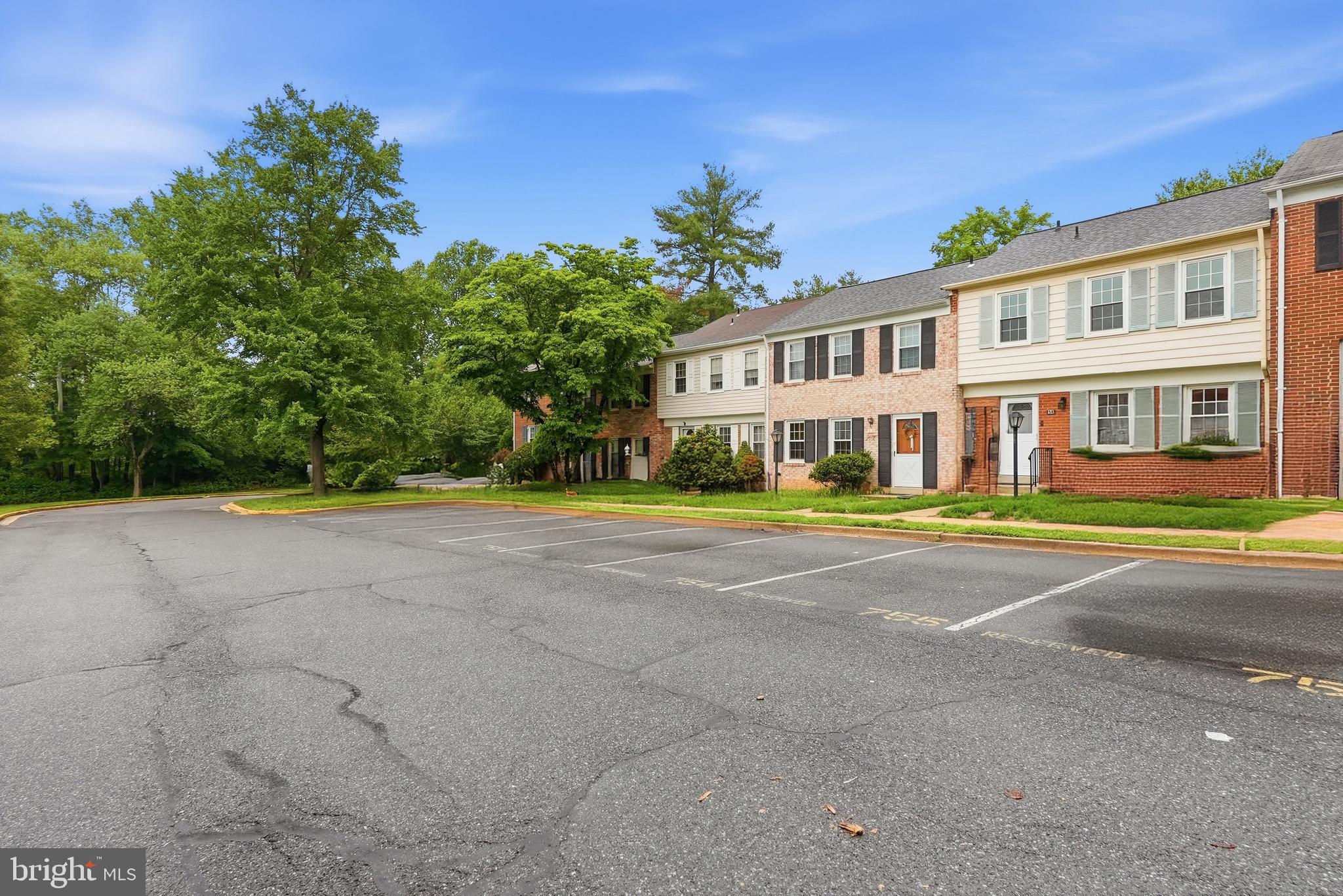 ROCKSHIRE TOWNHOMES - Residential