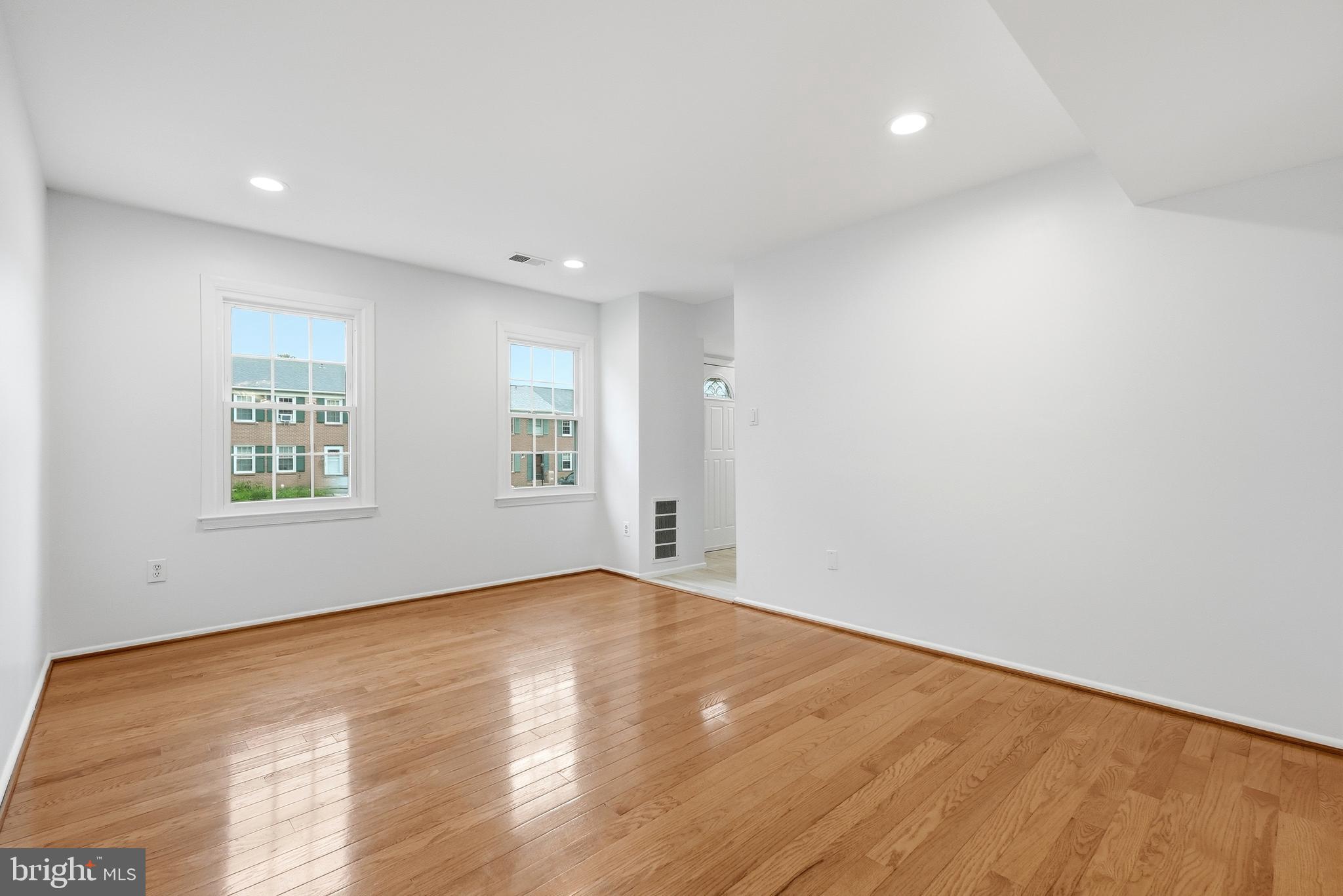 ROCKSHIRE TOWNHOMES - Residential