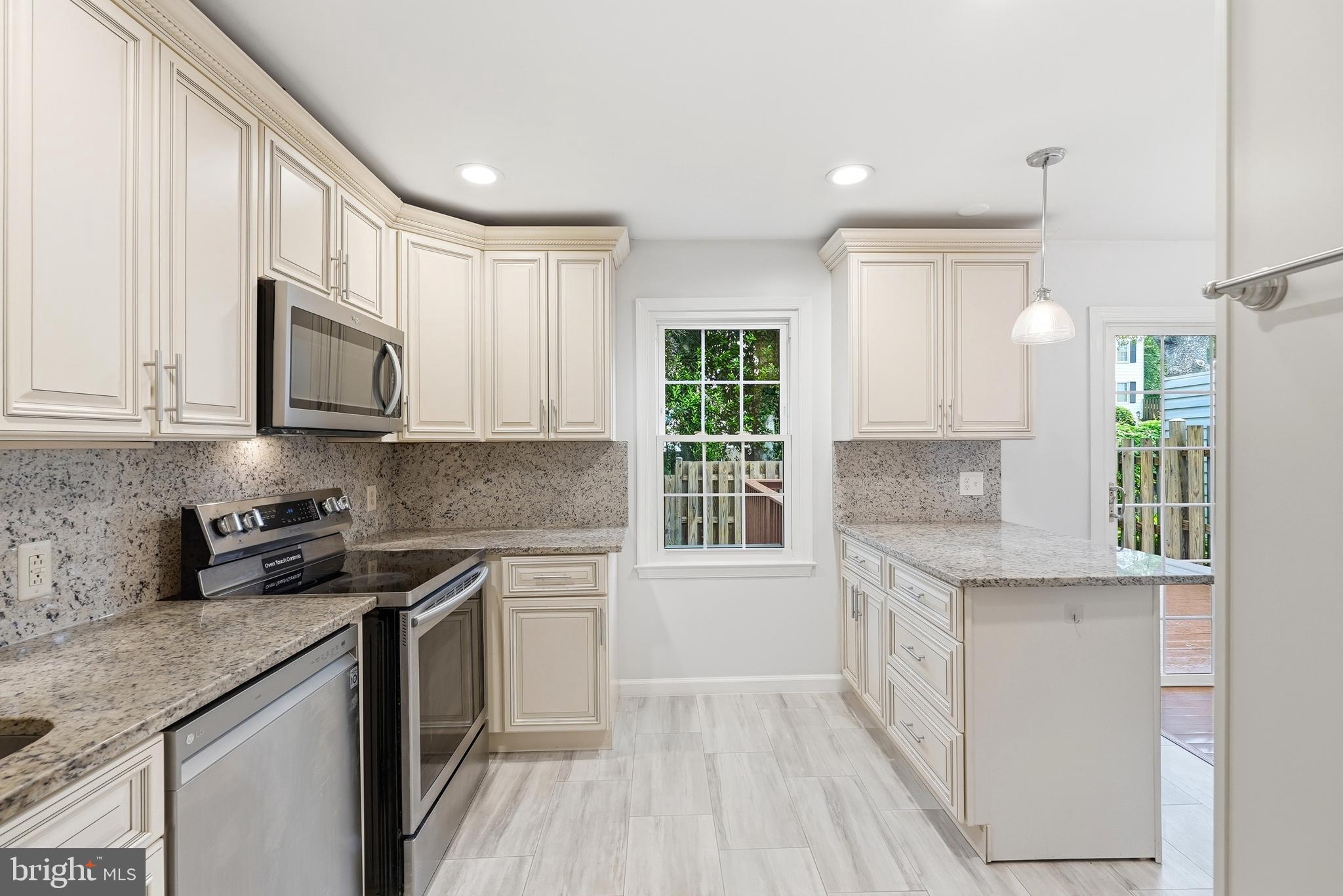 ROCKSHIRE TOWNHOMES - Residential