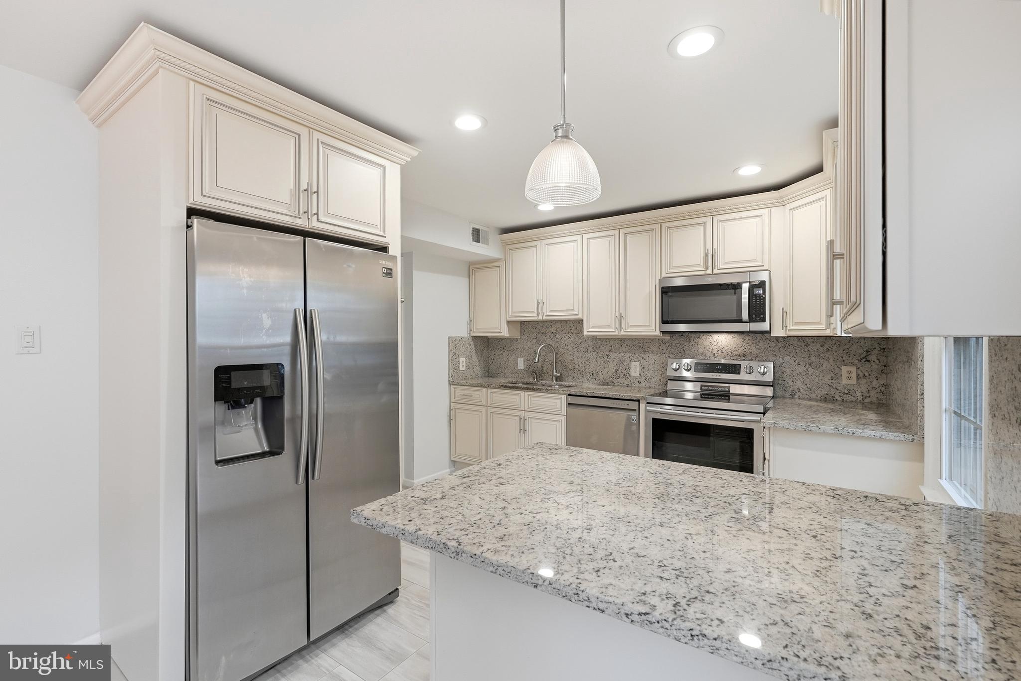 ROCKSHIRE TOWNHOMES - Residential