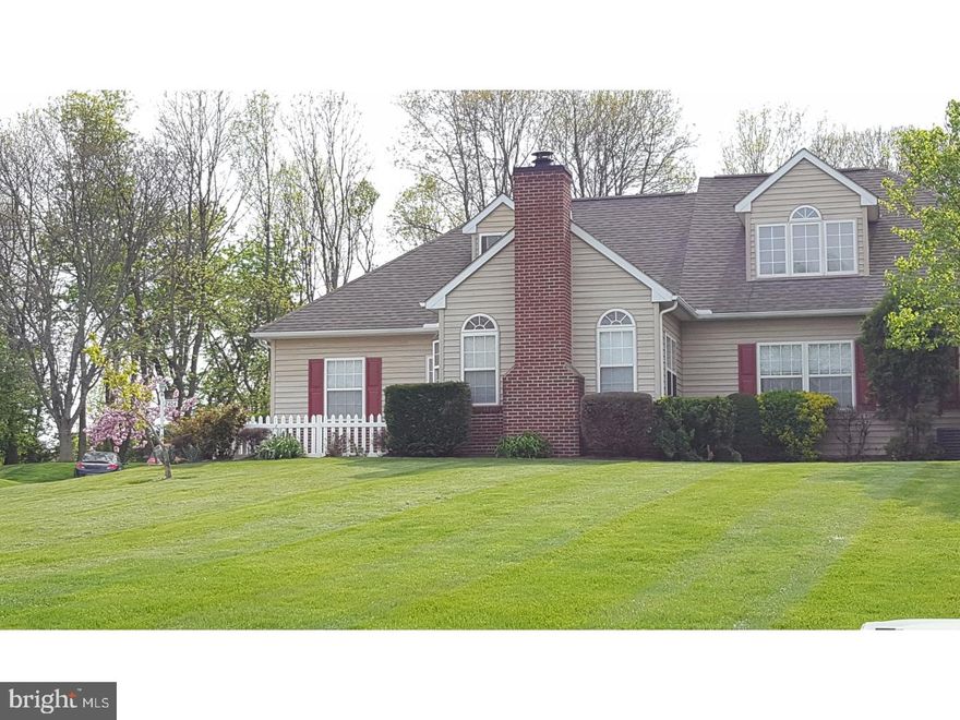 Move right into this great home in sought after quiet community in Garnet Valley School District.  This 2 bedroom, 2.5 bath home features, family room with fireplace, living room or possible 3rd bedroom, kitchen and dining areas, laundry with extra storage and a Master bedroom with full bath and walk in closet. Second floor boast a possible Master bedroom or just and extra large bedroom with 2 walk in closets and a full bath.