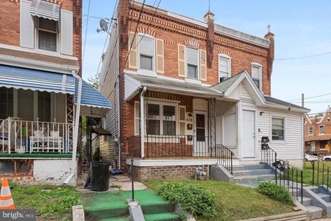 Townhouse For Rent - 428 Penn Street #1<br/> Chesterfield, PA 19013