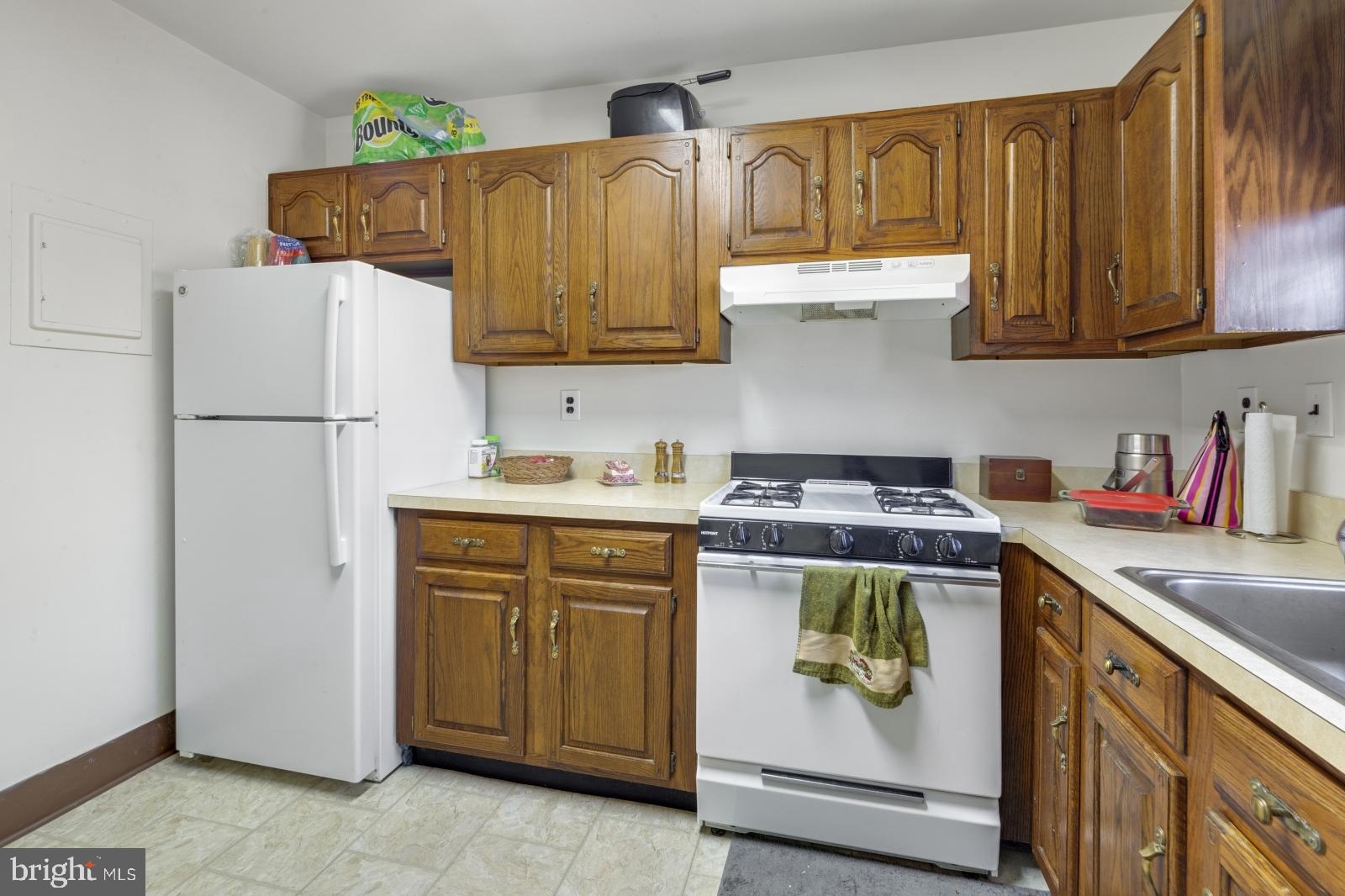 SPRING GARDEN - Residential Lease