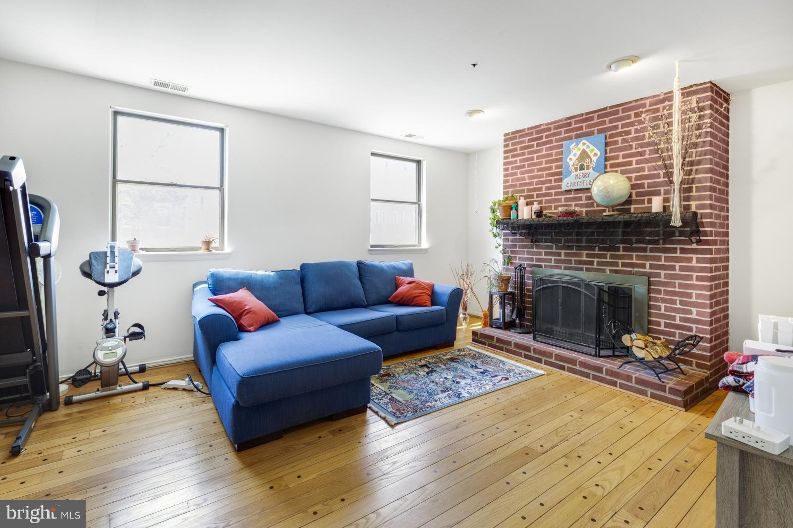 SPRING GARDEN - Residential Lease