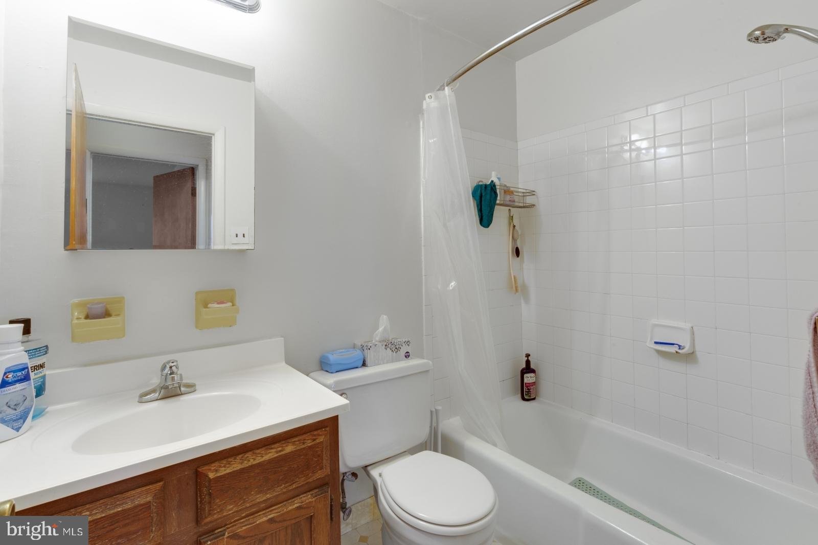 SPRING GARDEN - Residential Lease