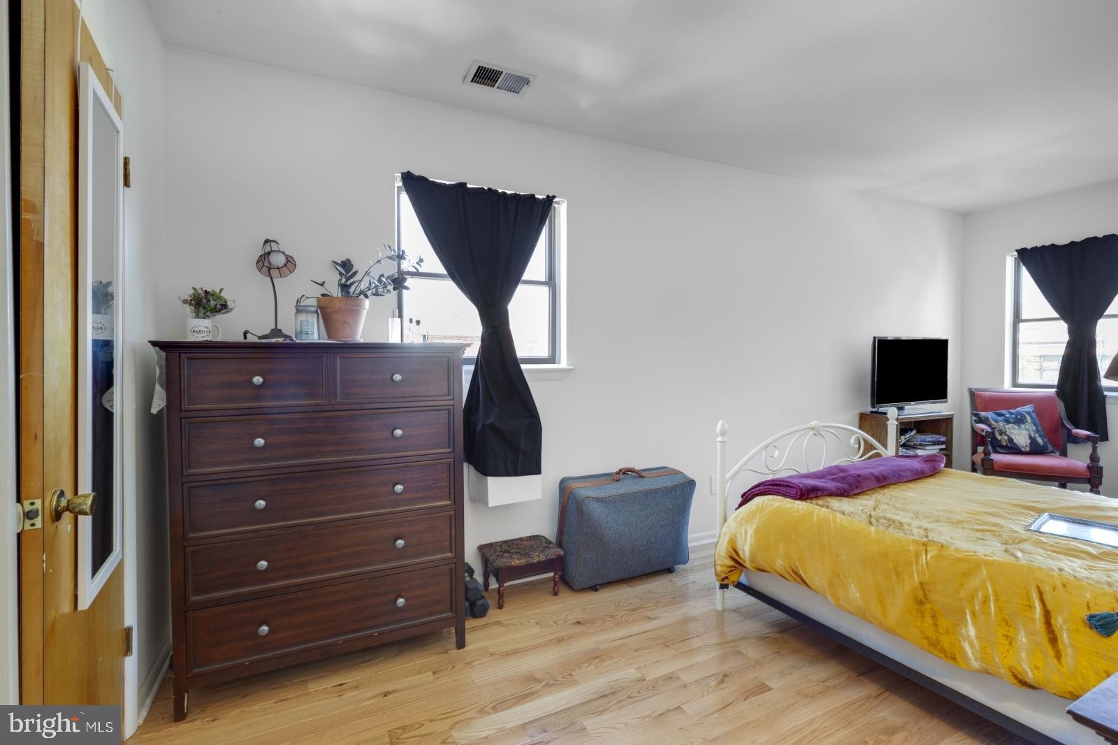 SPRING GARDEN - Residential Lease