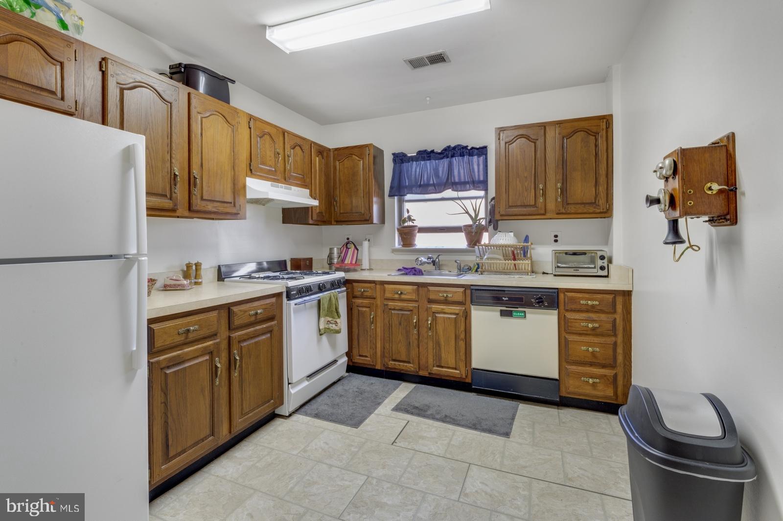 SPRING GARDEN - Residential Lease