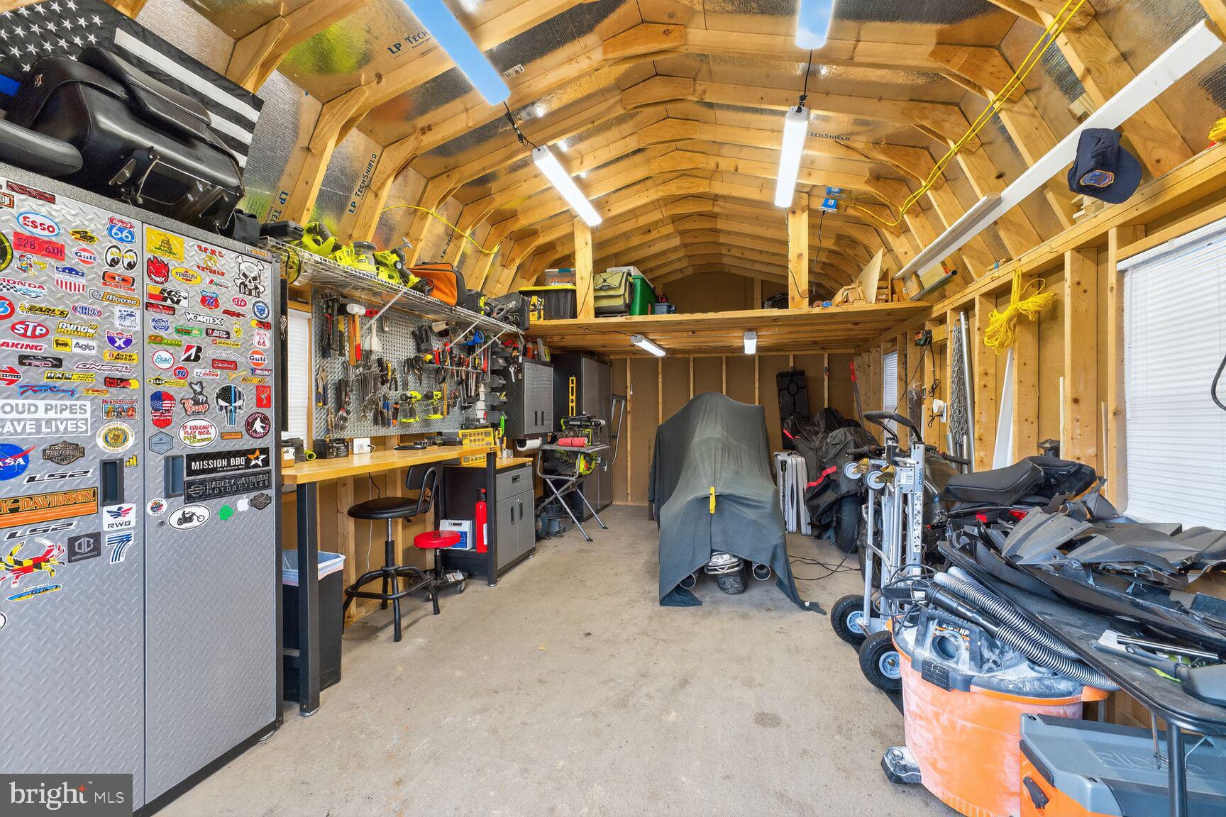 6910 GATEWAY BOULEVARD