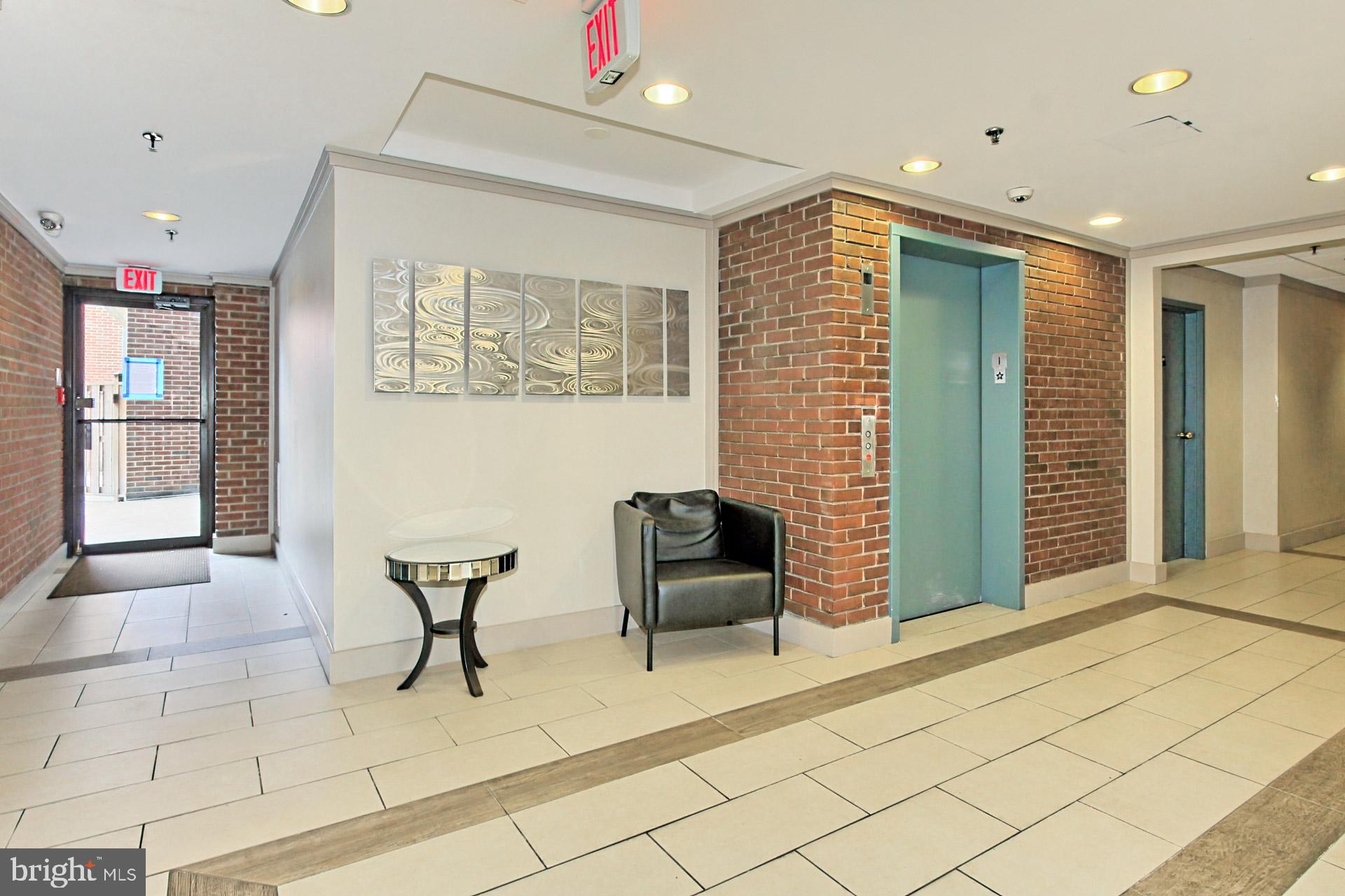 SUMMERWALK - Residential