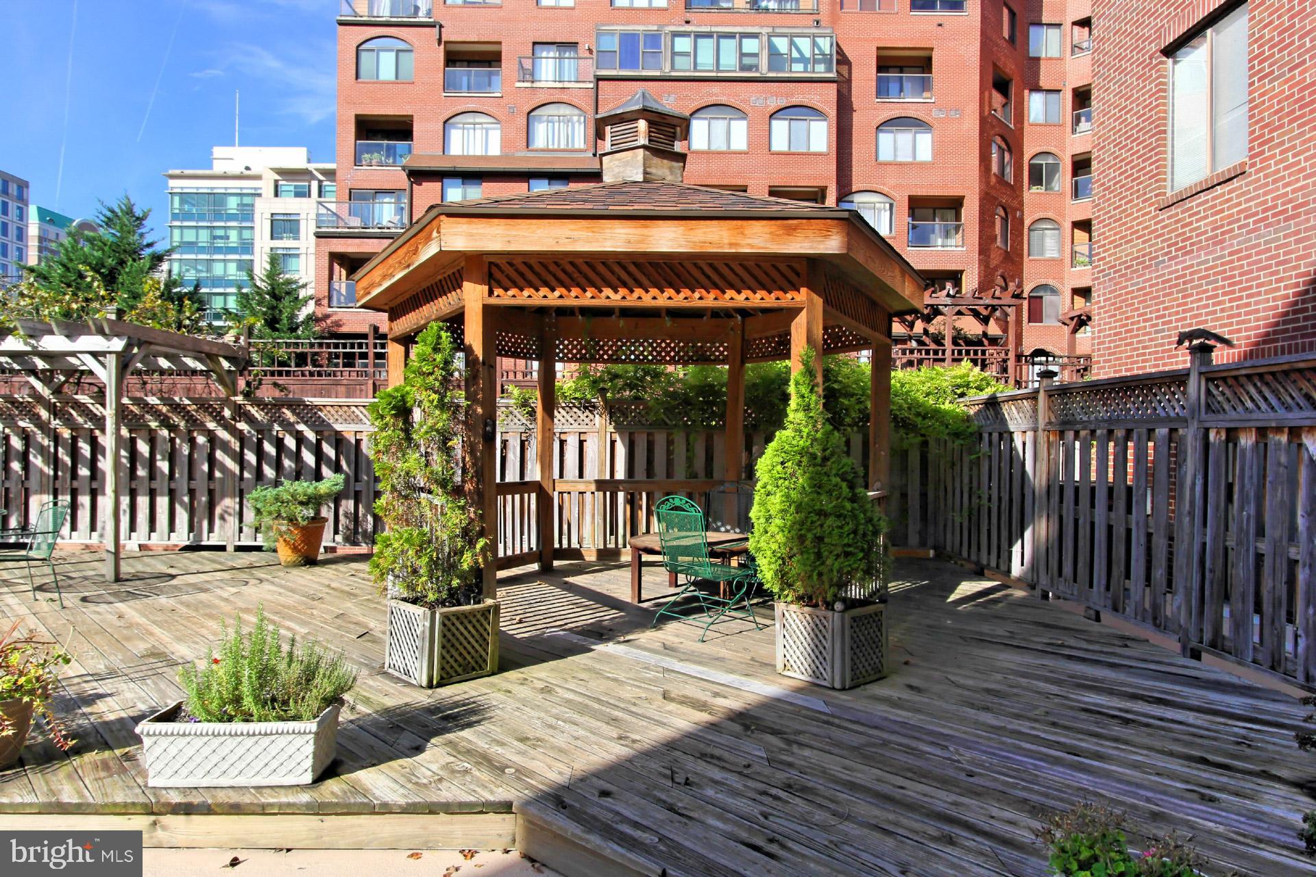 SUMMERWALK - Residential