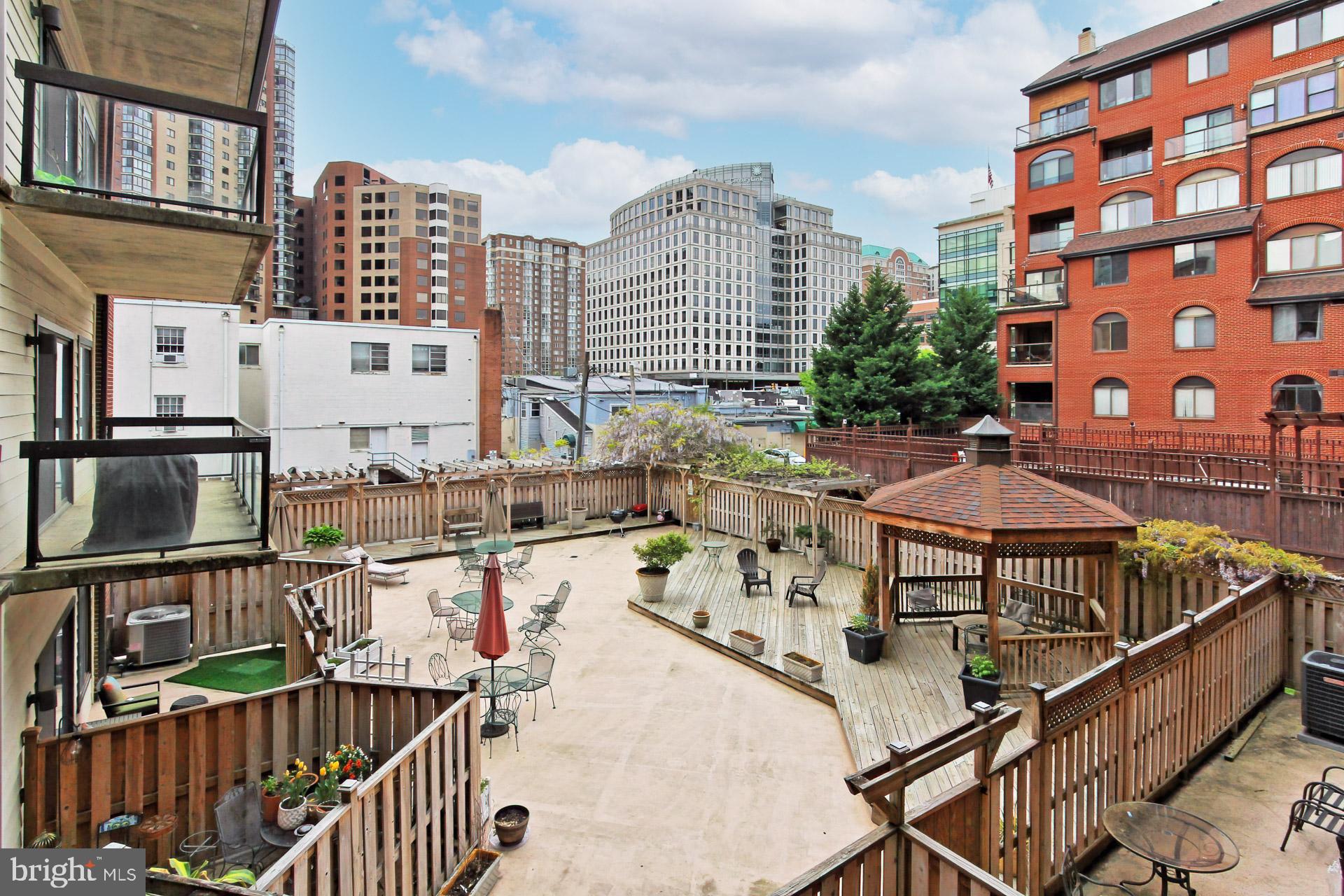 SUMMERWALK - Residential