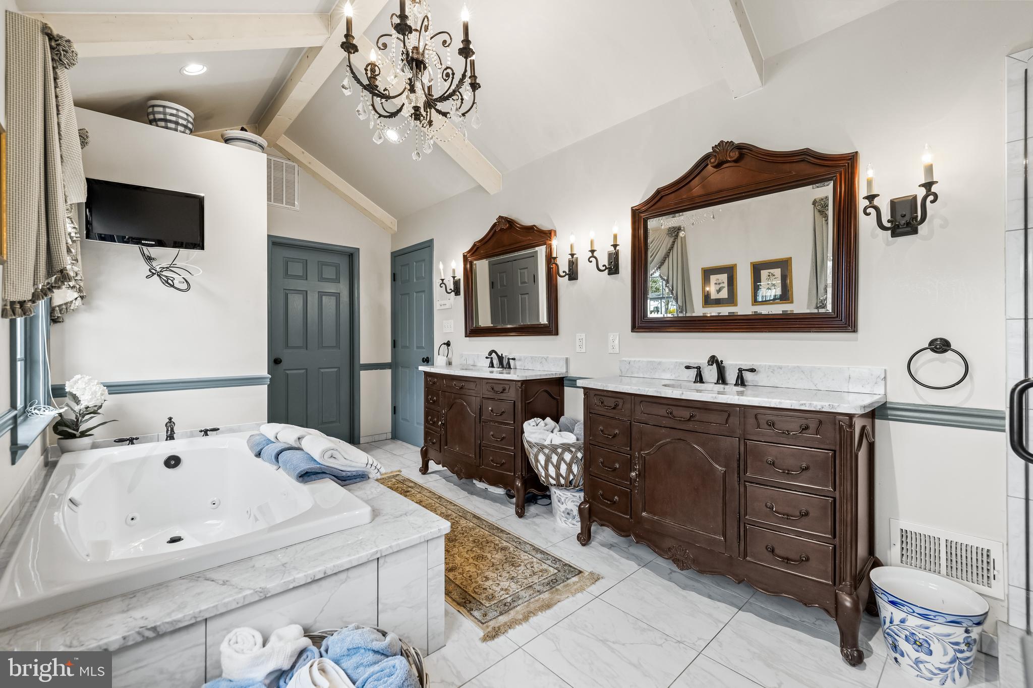 SUMMER HILL - Residential